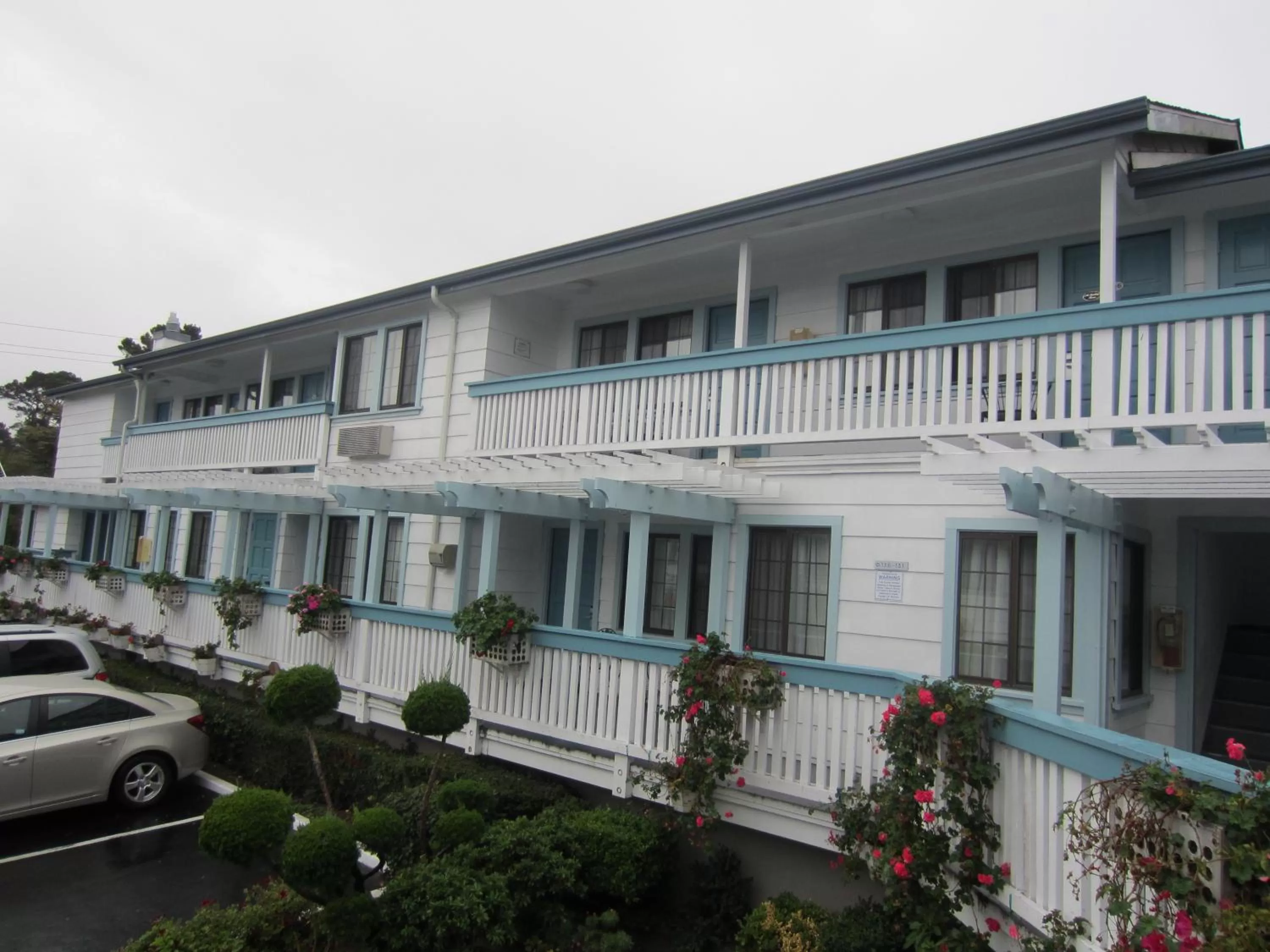 Facade/entrance in Arbor Inn Monterey