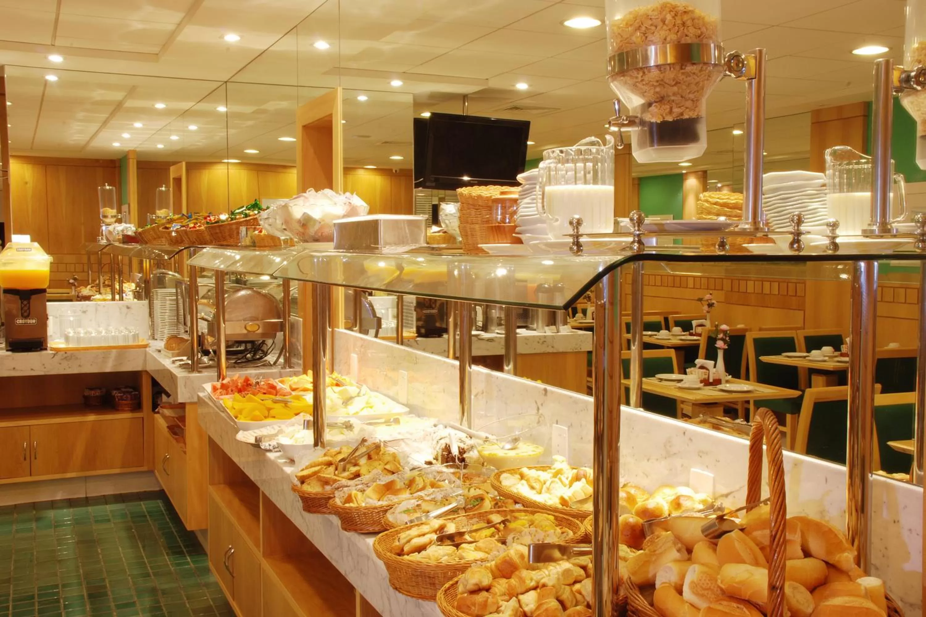 Breakfast in Hotel Astoria Copacabana