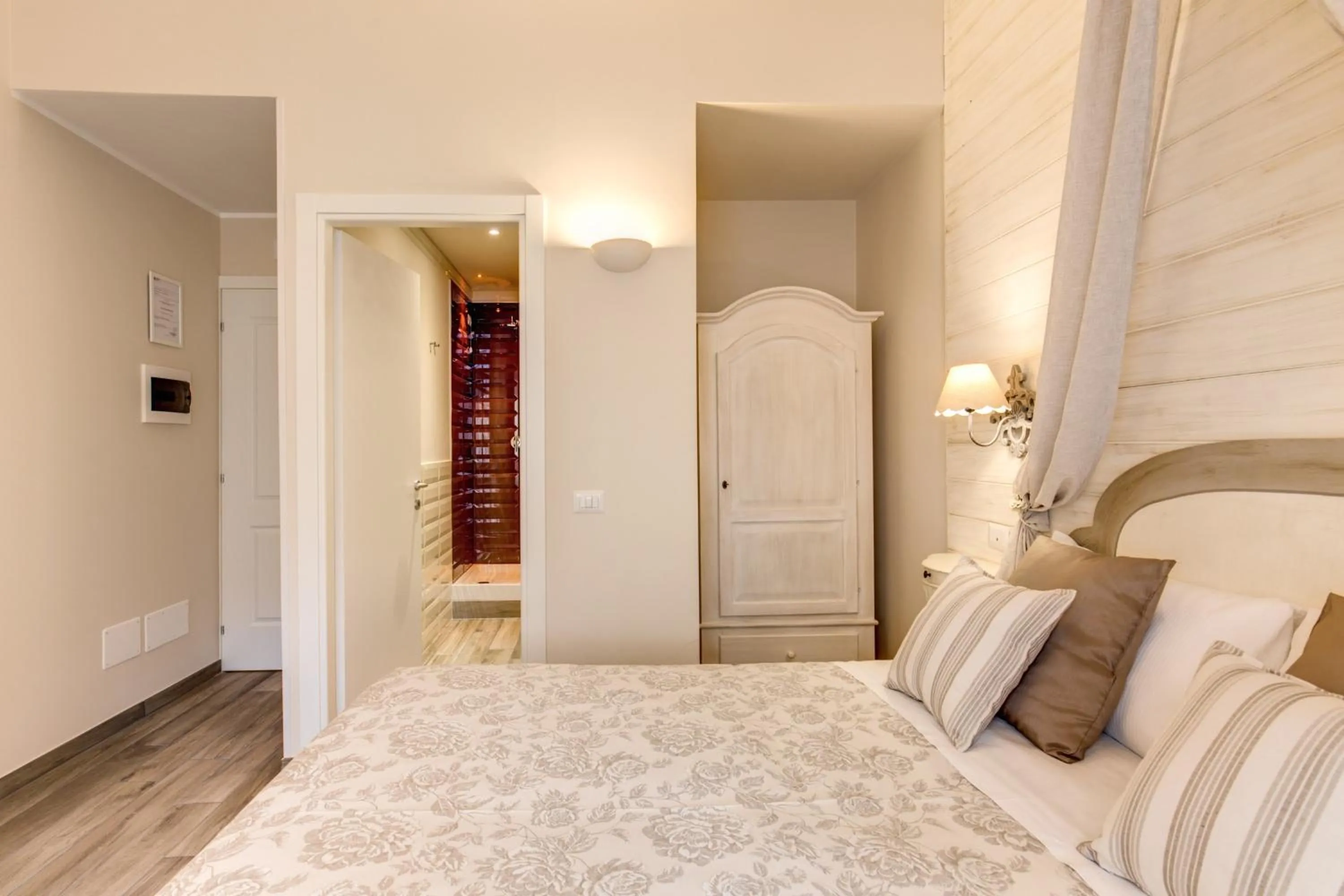 Bathroom, Bed in Casa Tua Vaticano Guest House