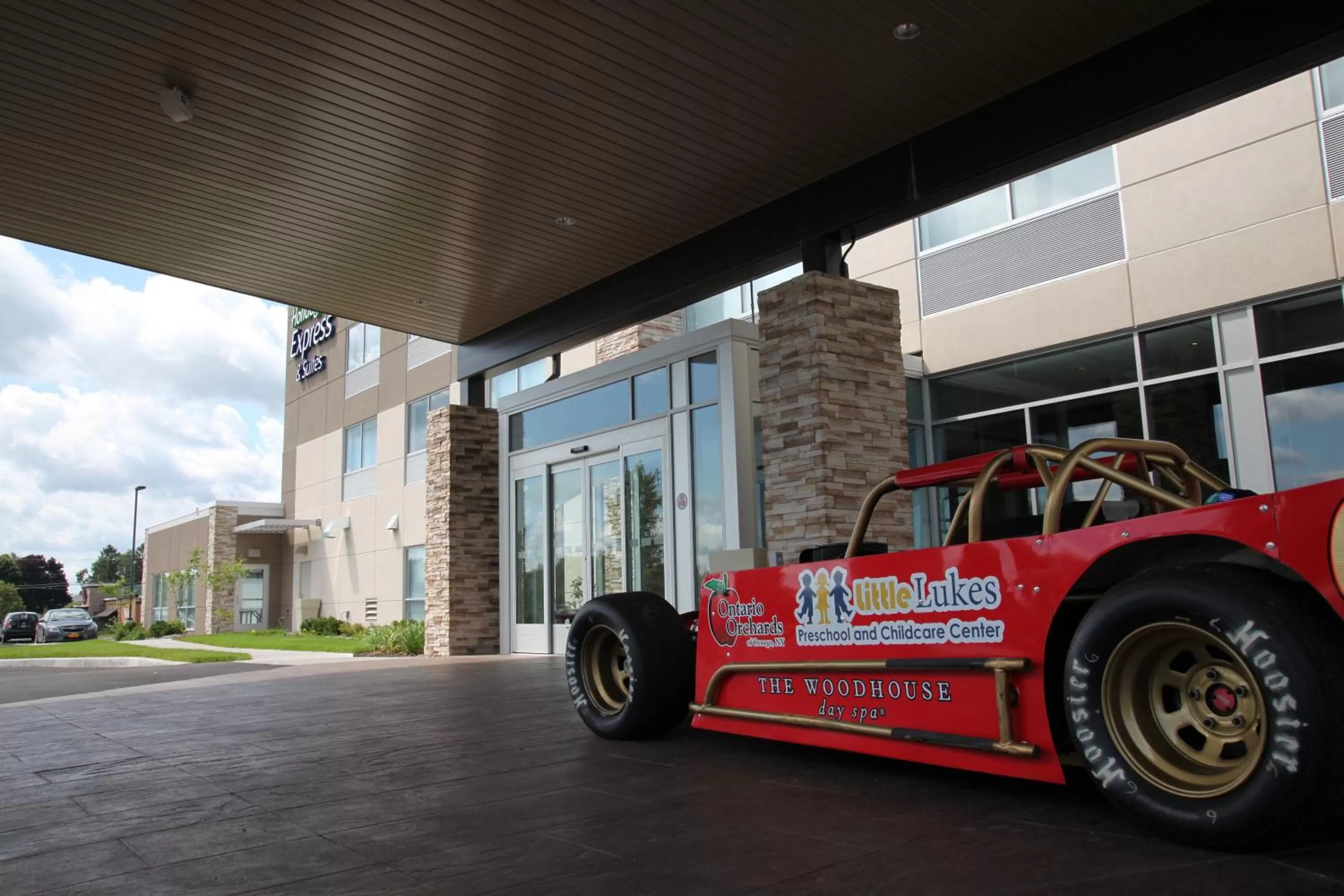 Property building in Holiday Inn Express & Suites Oswego by IHG