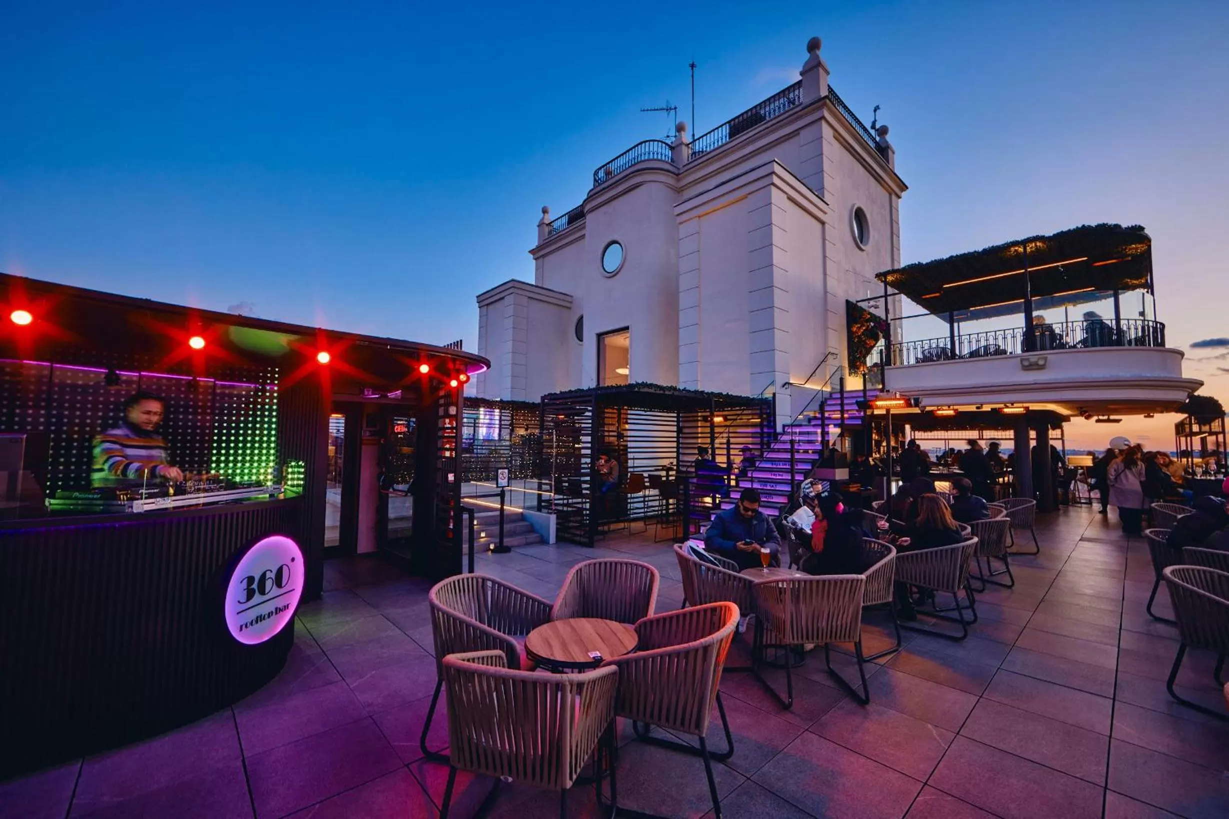 Lounge or bar in Riu Plaza España