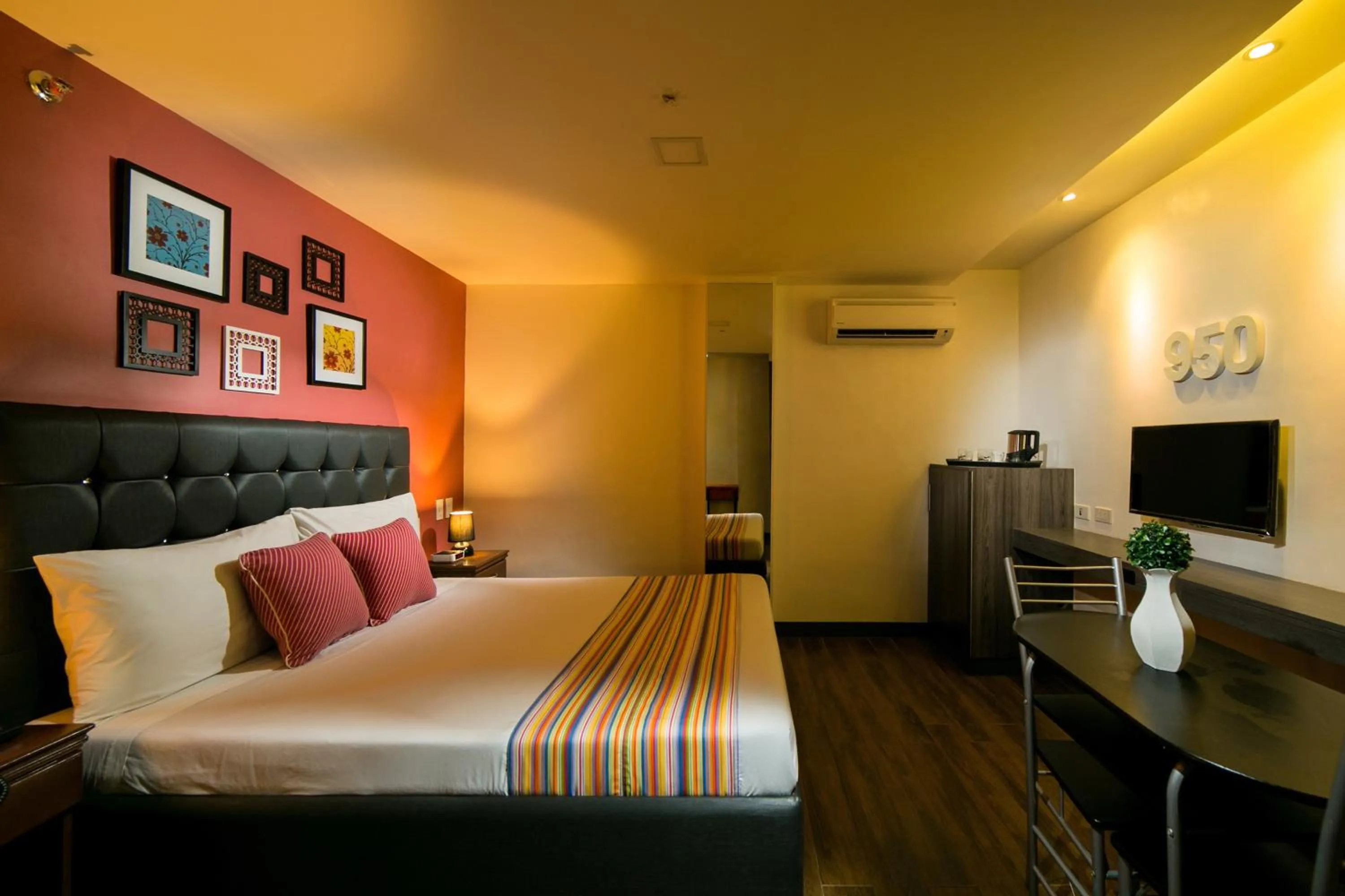 Deluxe Double Room in 950 Condotel