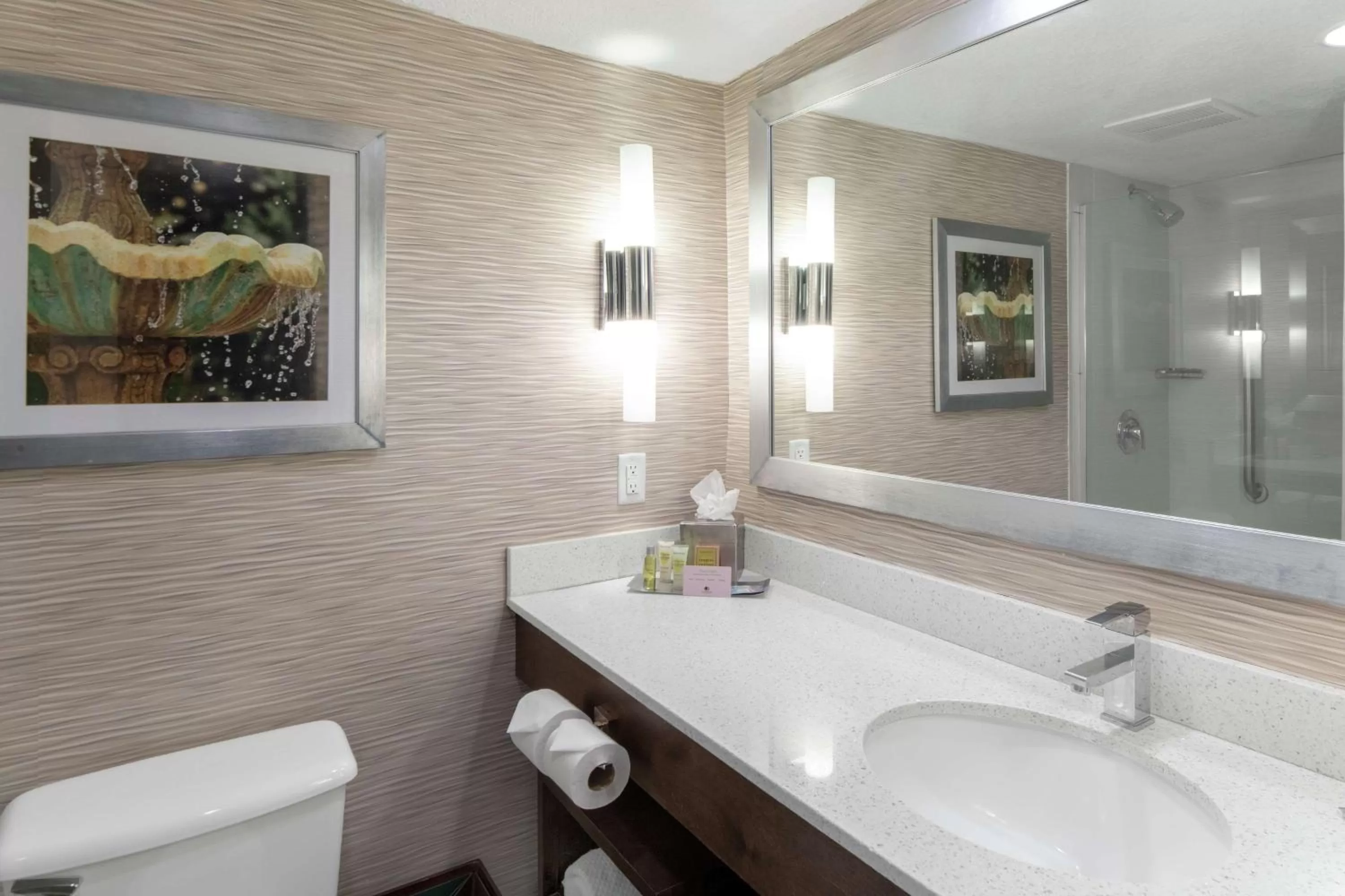 Bathroom in DoubleTree by Hilton Hotel Jacksonville Airport