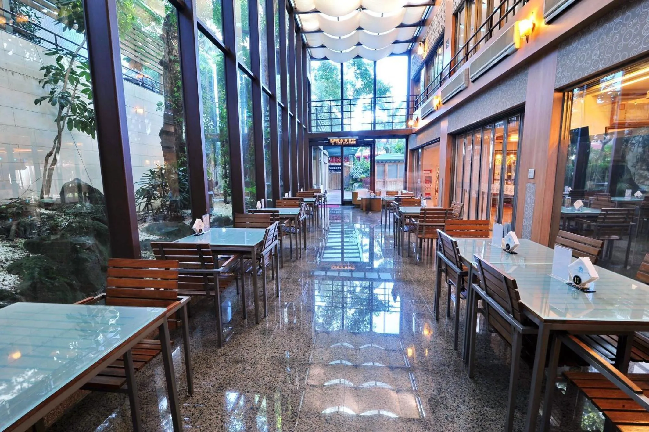 Restaurant/places to eat in Art Spa Hotel