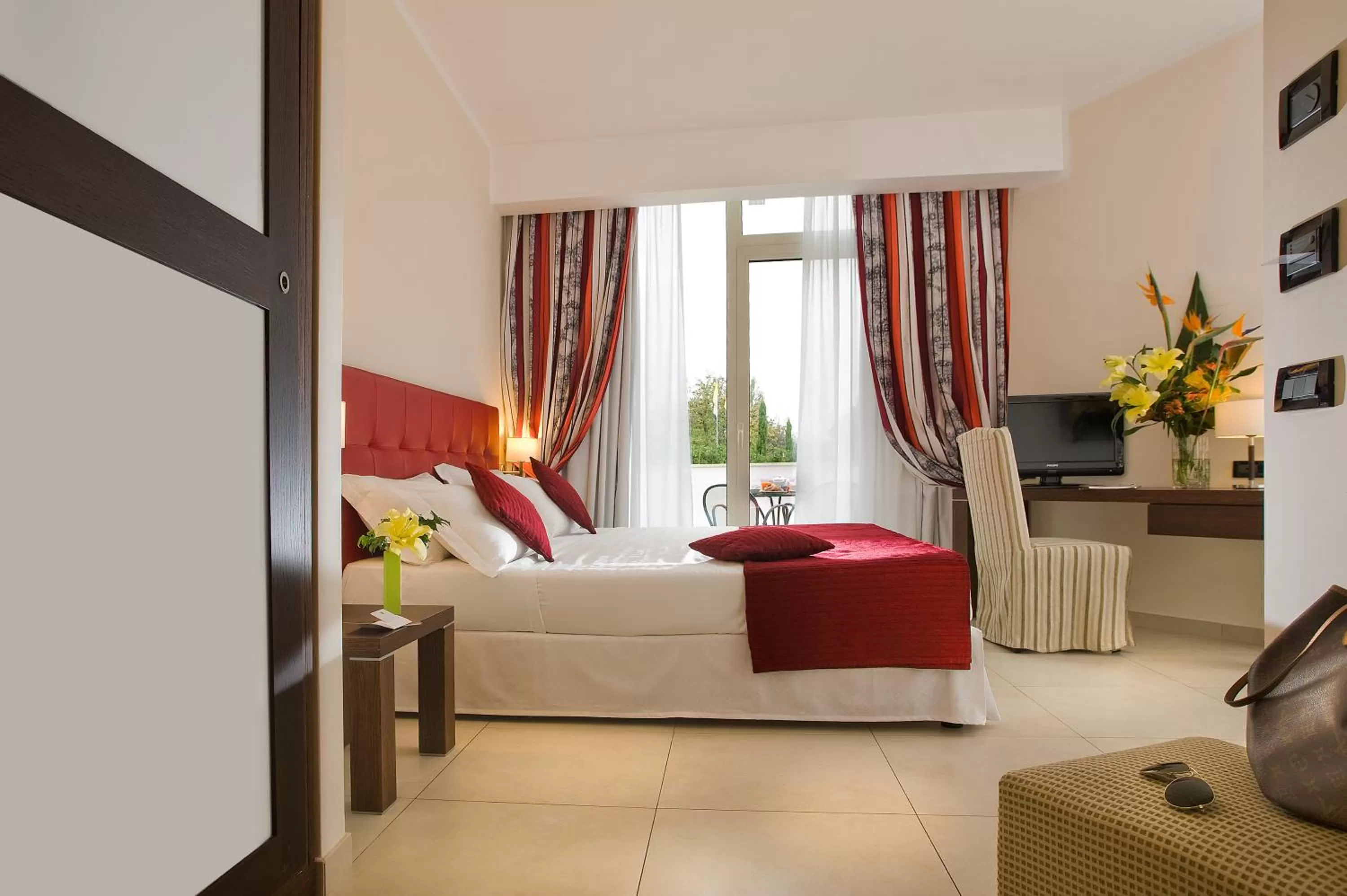 Photo of the whole room in Cardinal Hotel St. Peter