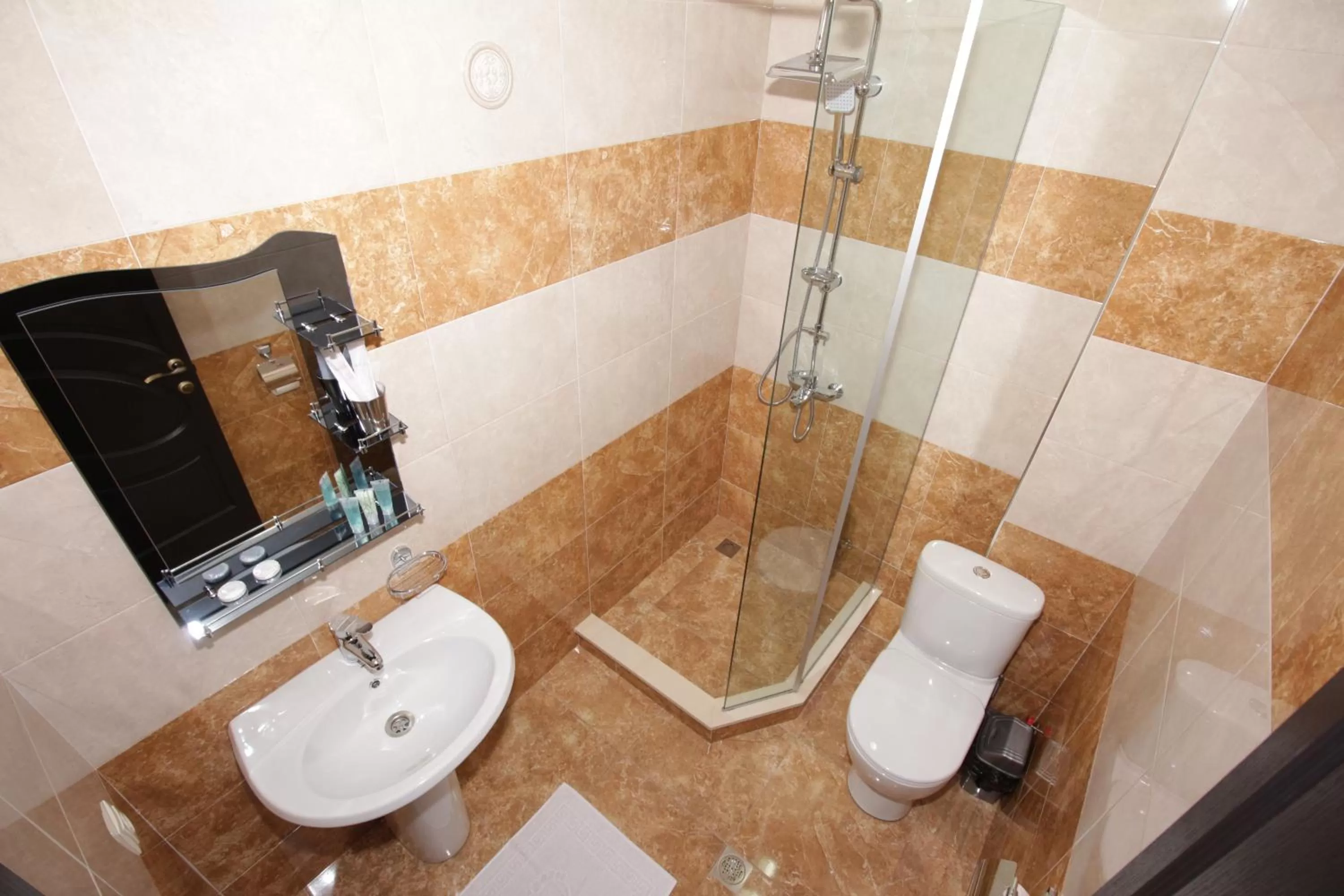 Shower in MariaLuis Hotel