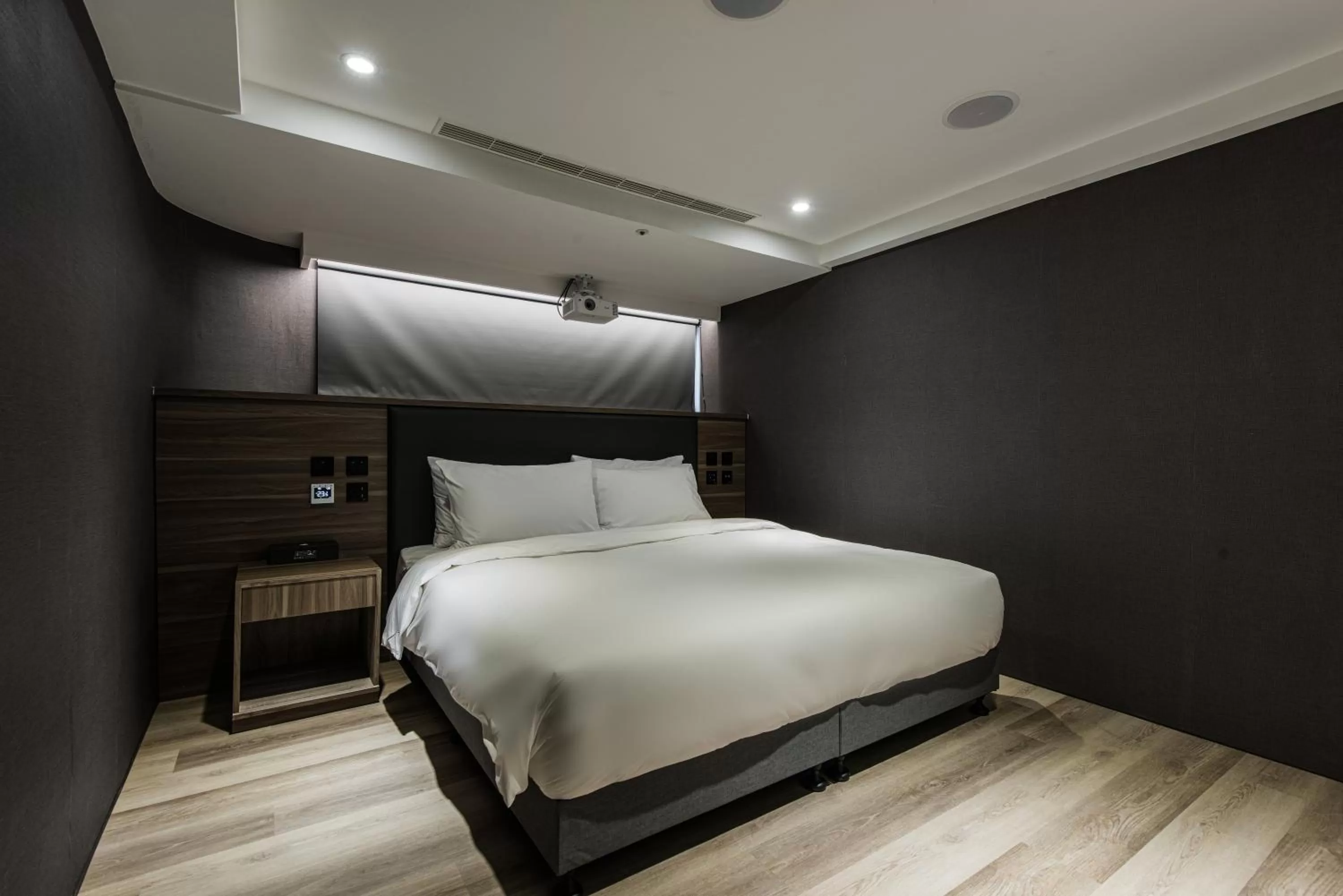 Bed in Autumn Willow Hotel