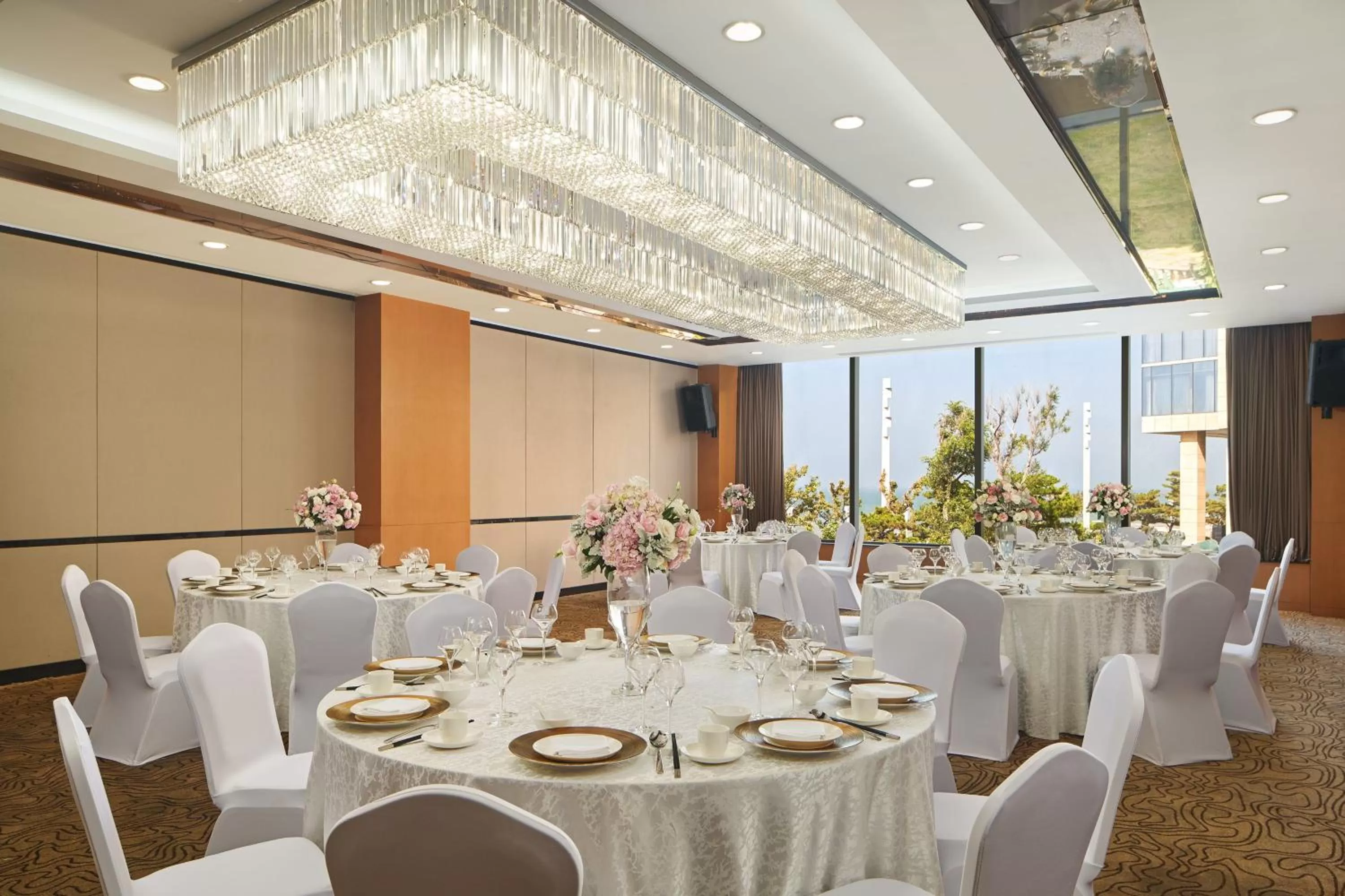 Meeting/conference room in Sheraton Yantai Golden Beach Resort