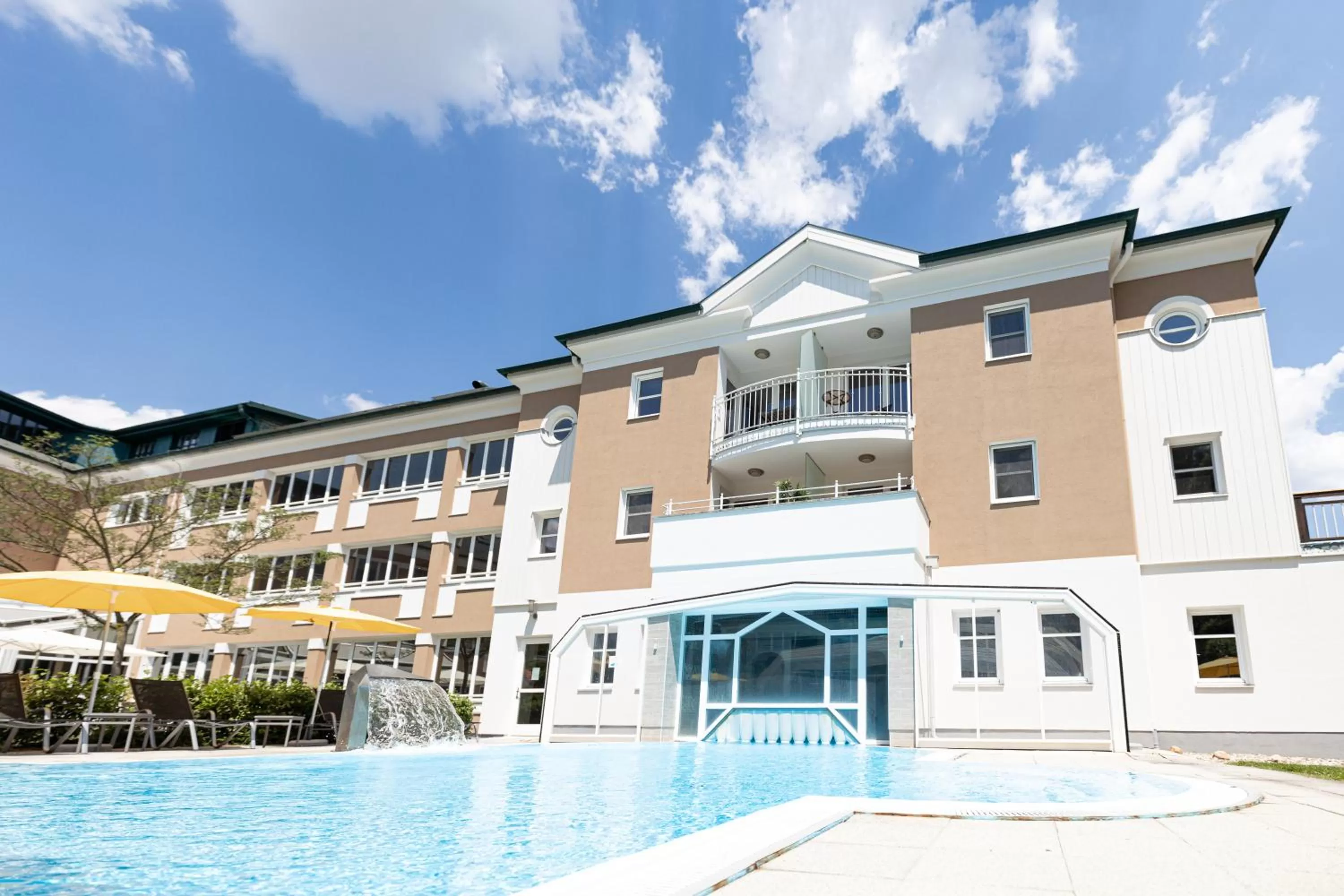 Swimming pool, Property Building in Hotel Schlafgut