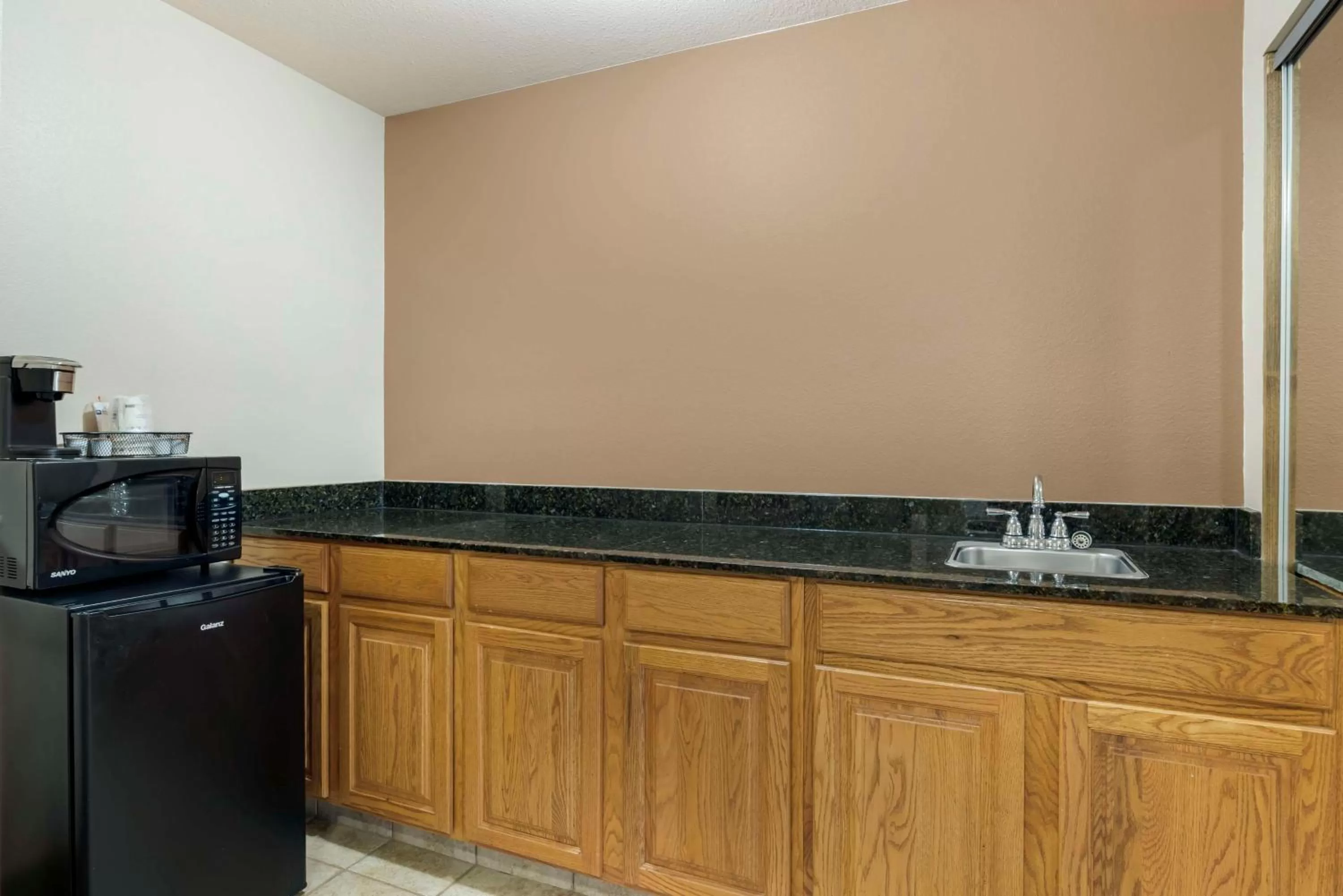 Bedroom in Best Western Plus Country Inn & Suites