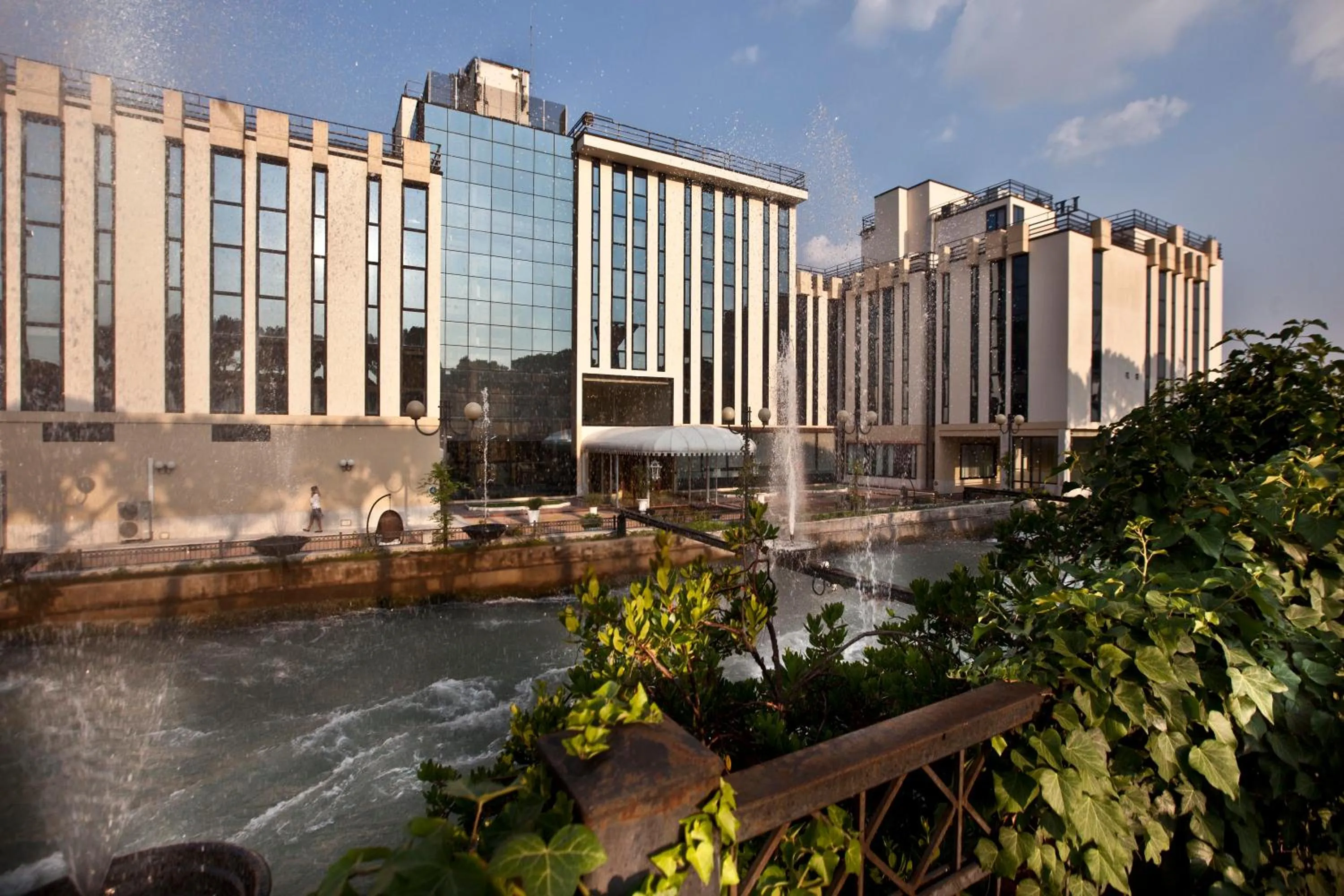 Property building in Hotel Leon d'Oro