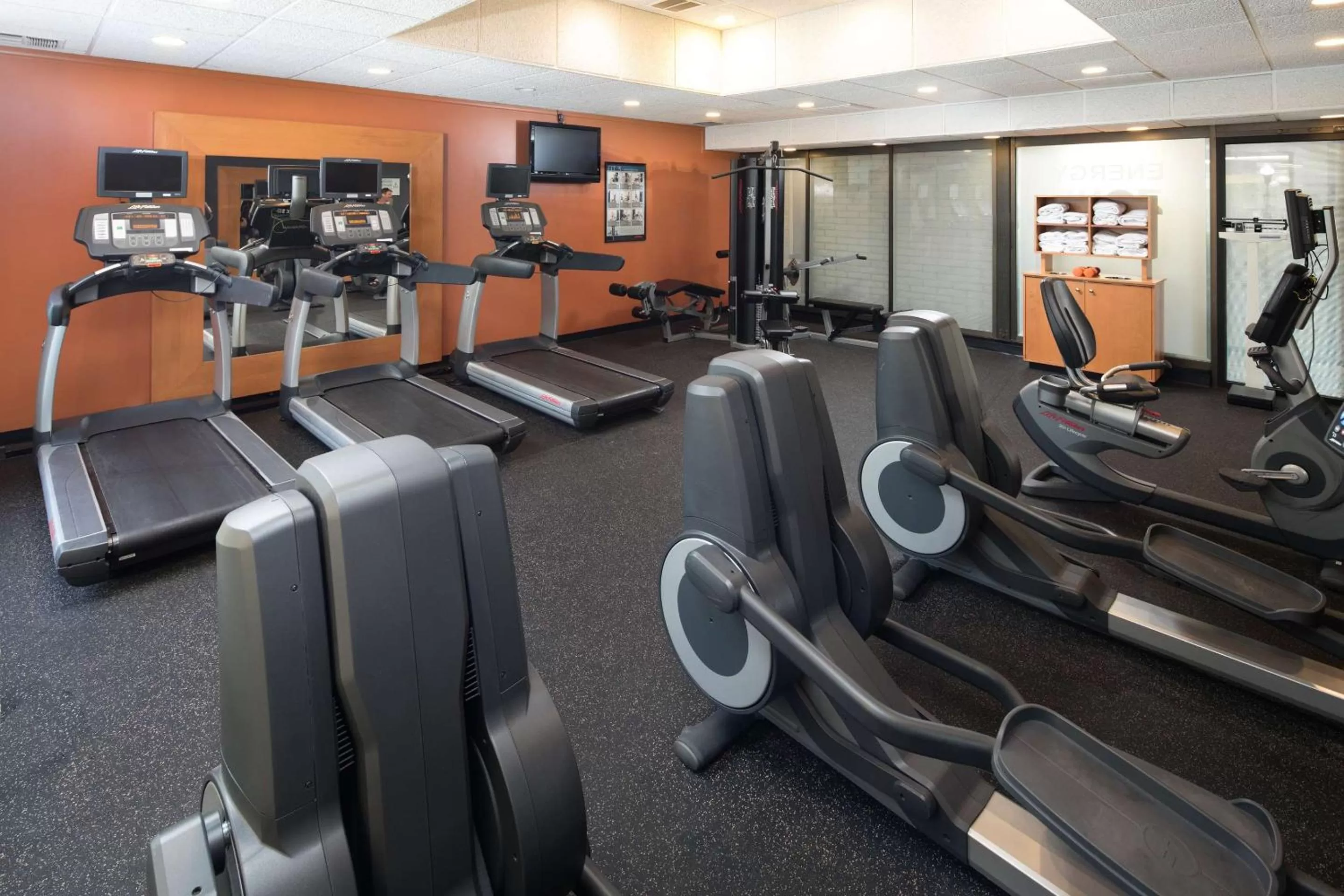 Fitness centre/facilities in Red Lion Hotel Redding