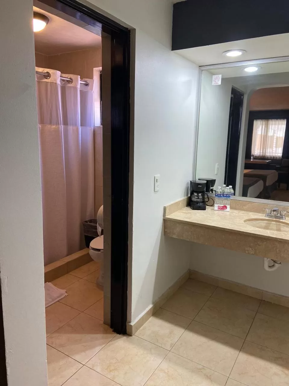 Shower in Hotel La Finca