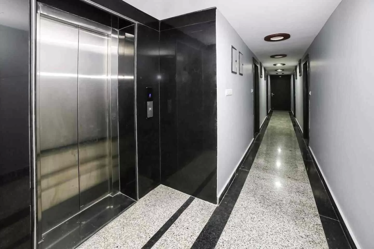 Lobby or reception in HOTEL VEER BHUMI PALACE