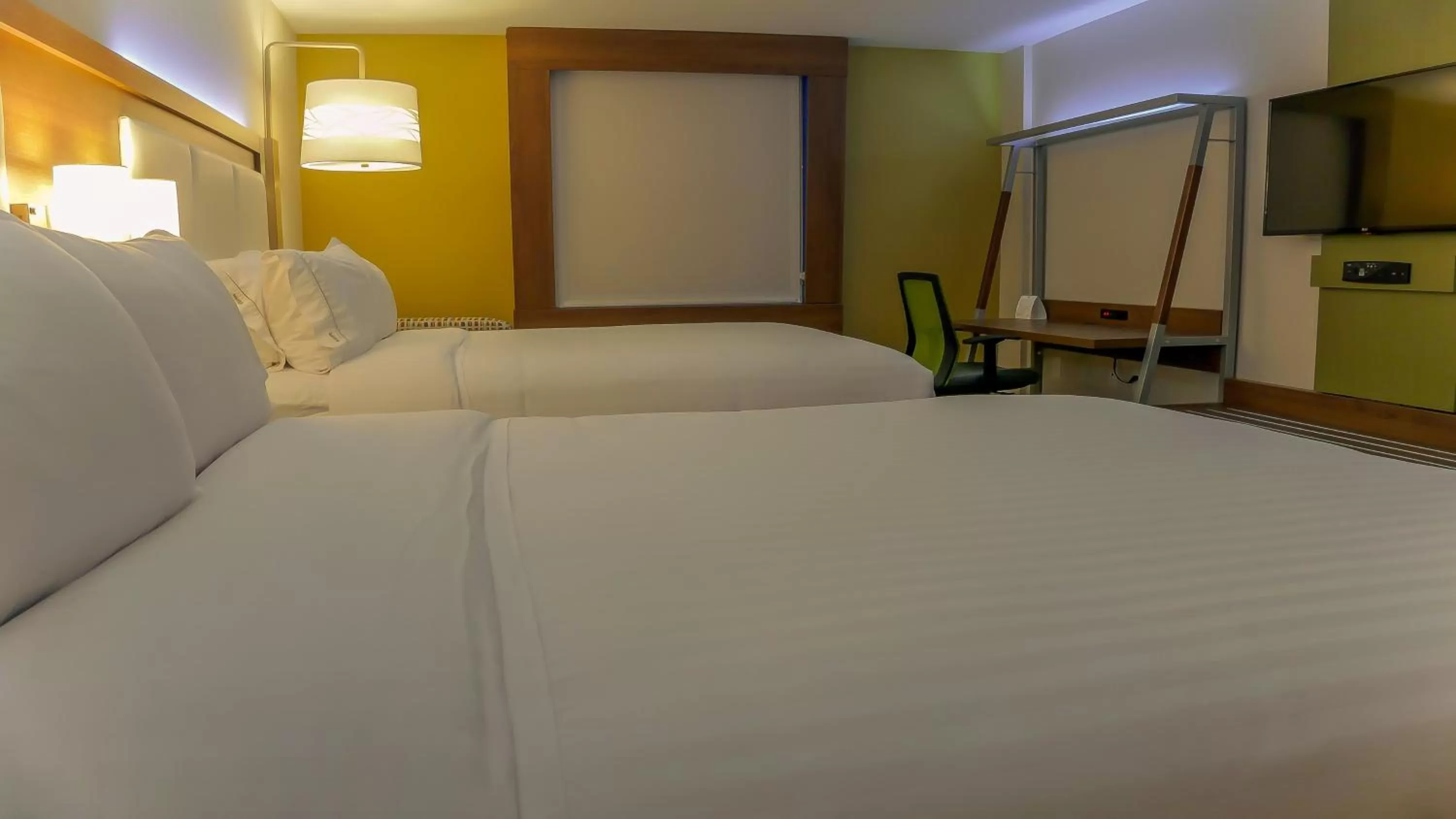 Photo of the whole room, Bed in Holiday Inn Express & Suites Miami Airport East by IHG