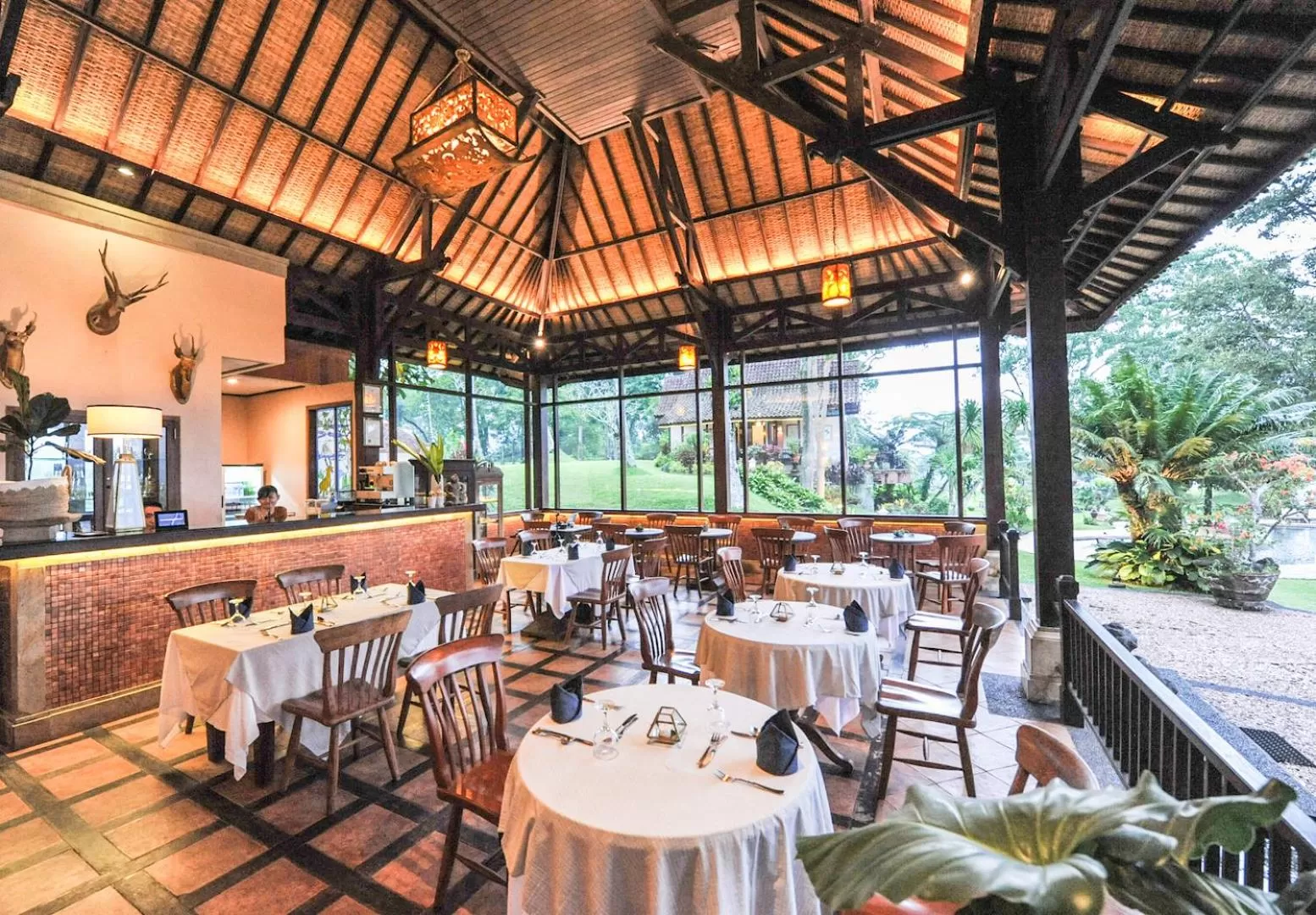 Restaurant/places to eat in Ijen Resort and Villas - The Hidden Paradise