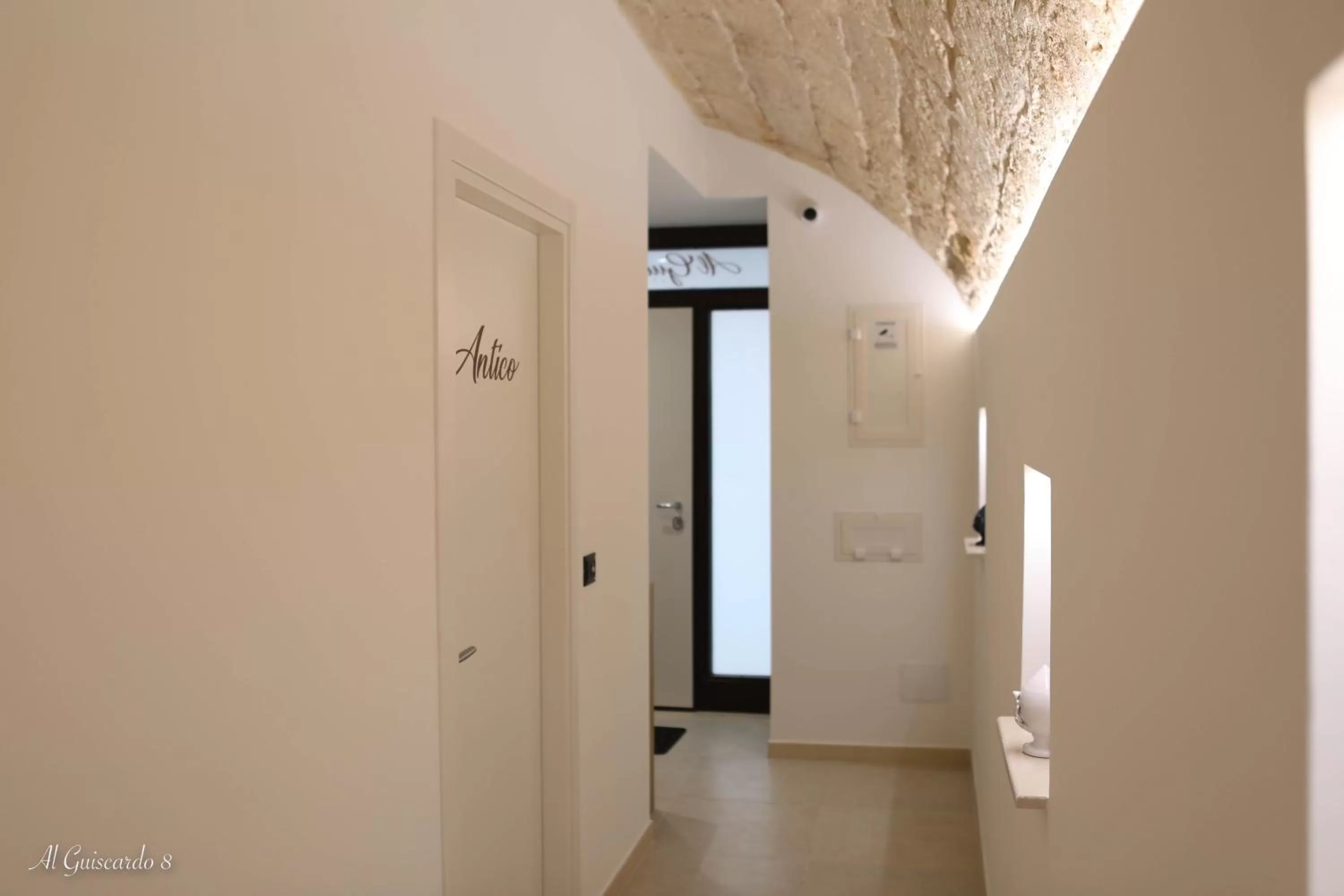 Decorative detail, Bathroom in Al Guiscardo 8