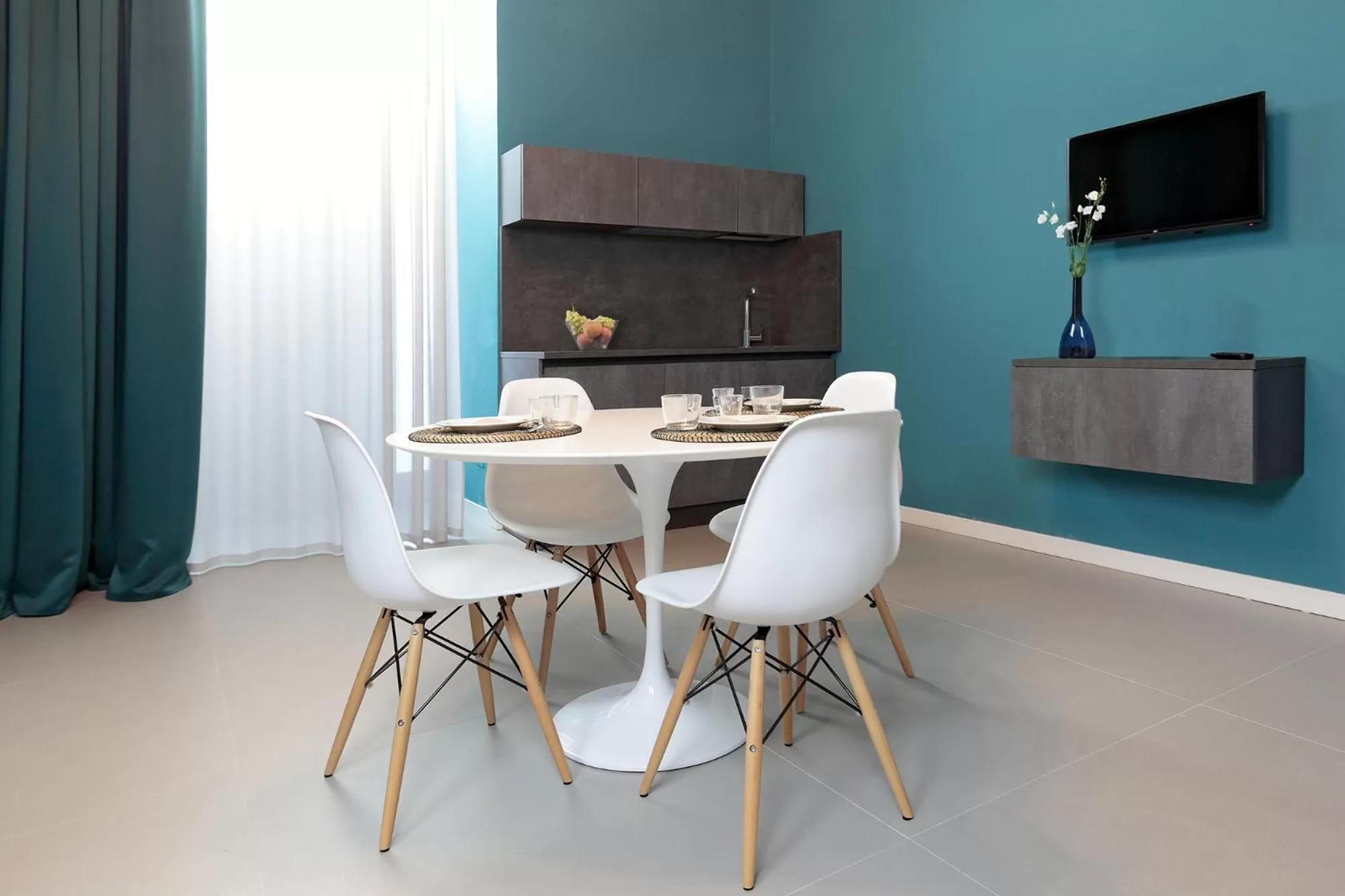 TV and multimedia in B&Bari, via Cairoli - guesthouse Le Case di Aurelia