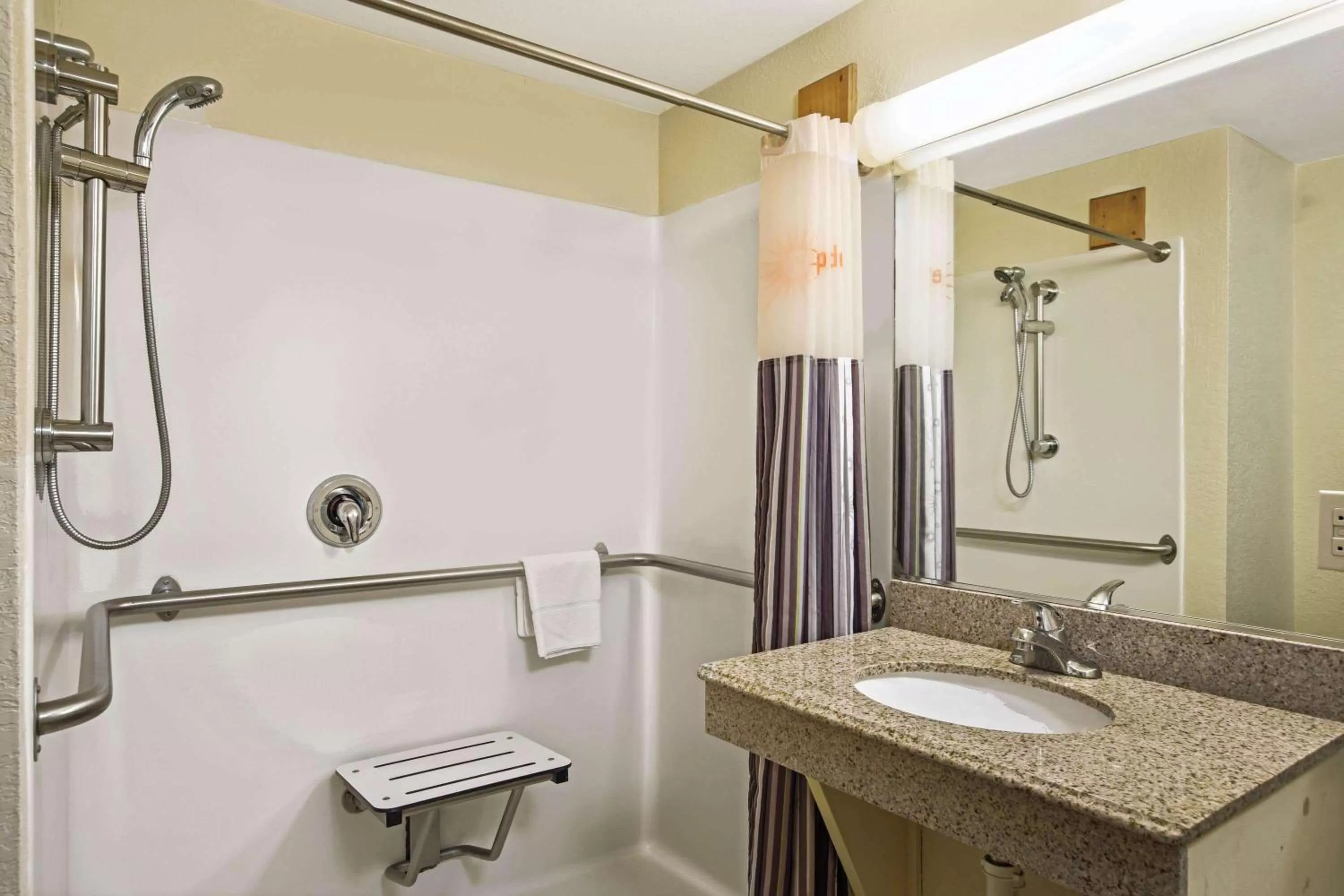 Shower in La Quinta by Wyndham Salina