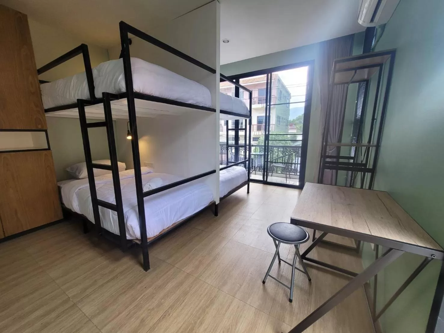 Bed in THAI HOTEL CHIANGMAI