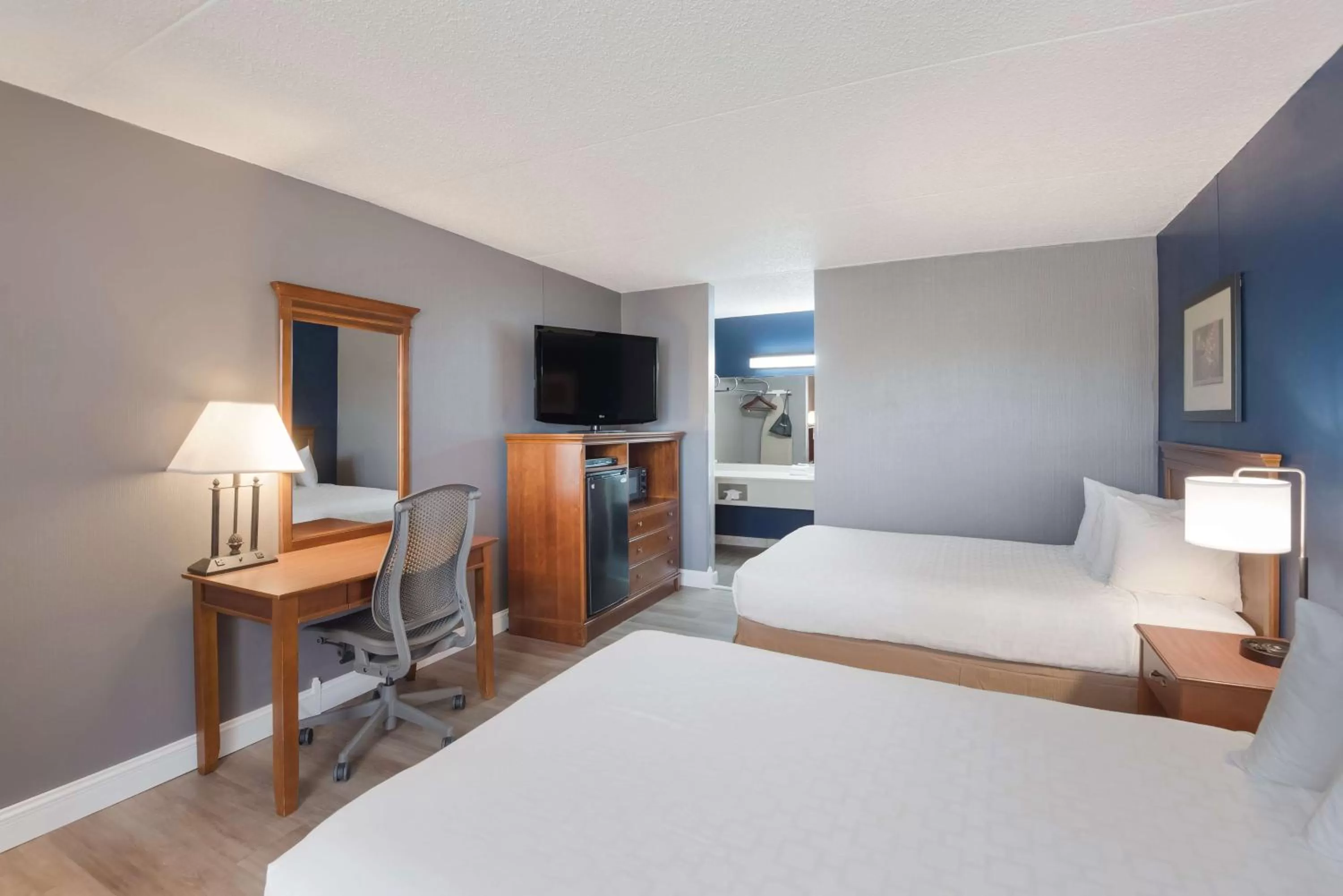 Bedroom, Bed in Best Western Inn