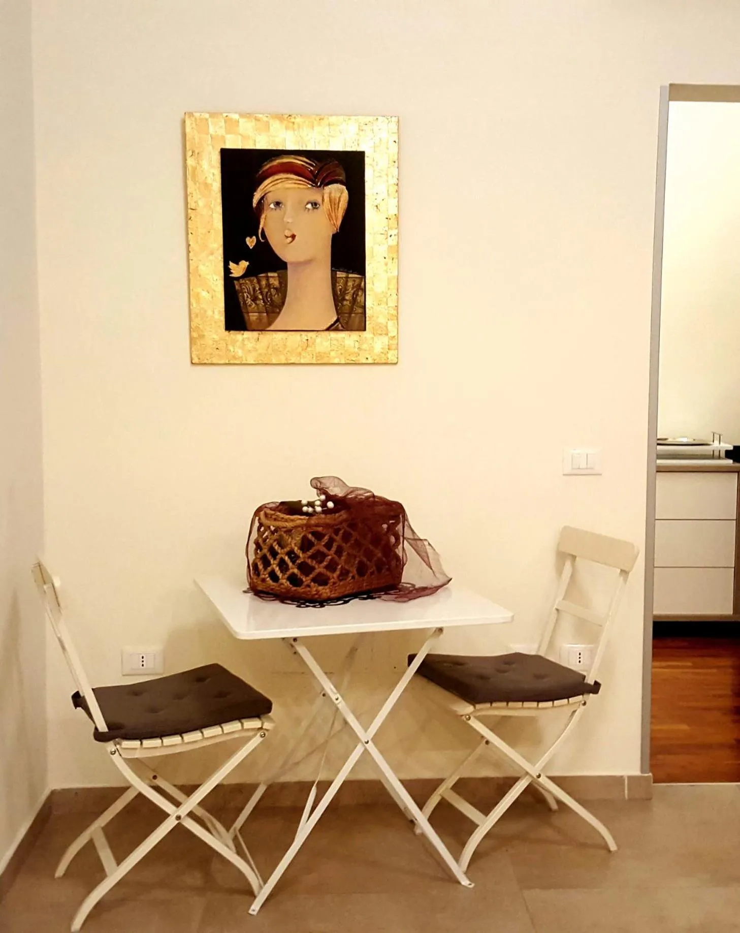 Communal lounge/ TV room in Artistic Charming House