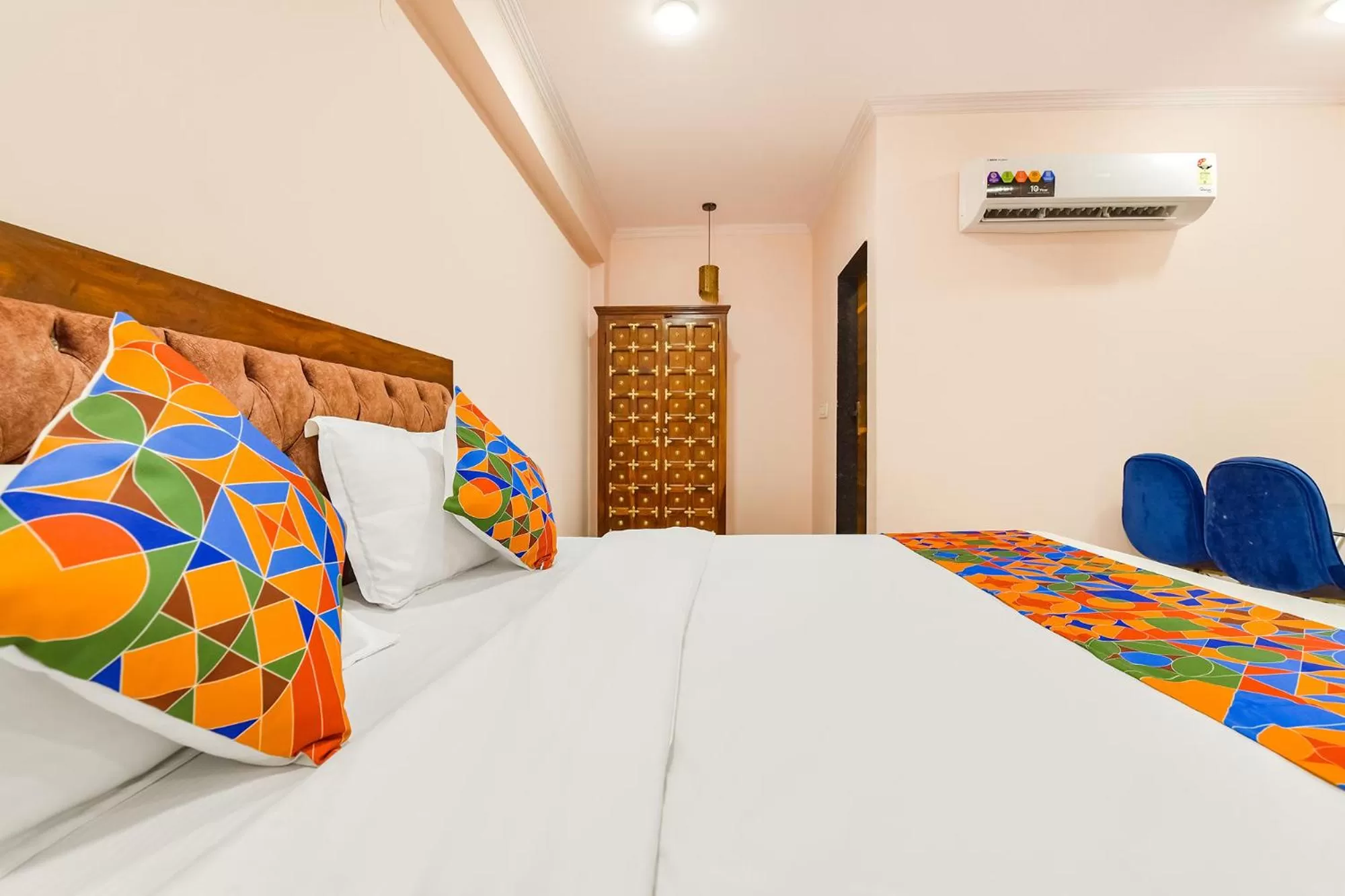 Bed in FabHotel JBS Heritage