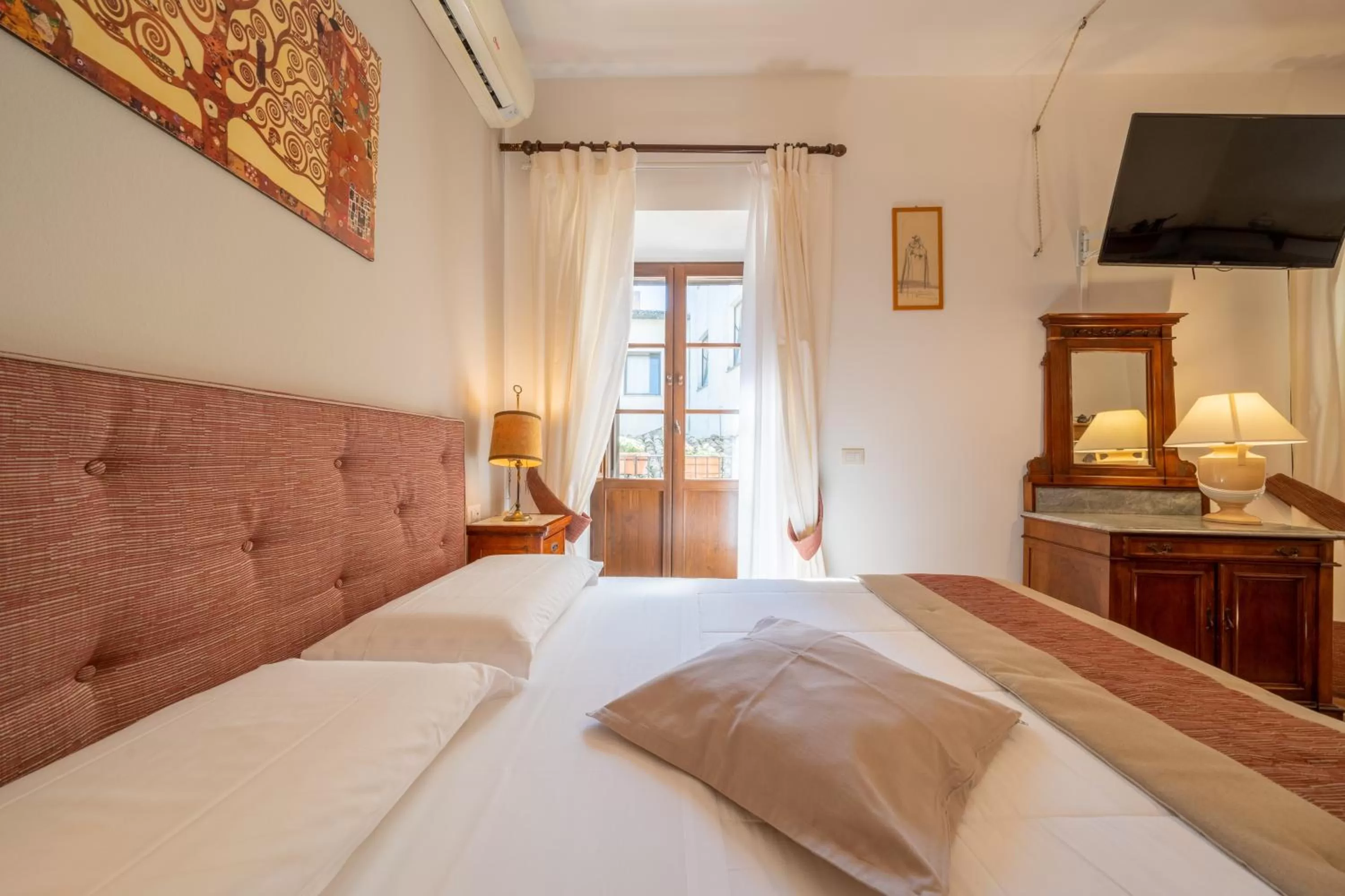 Balcony/Terrace, Bed in Affittacamere Valentina