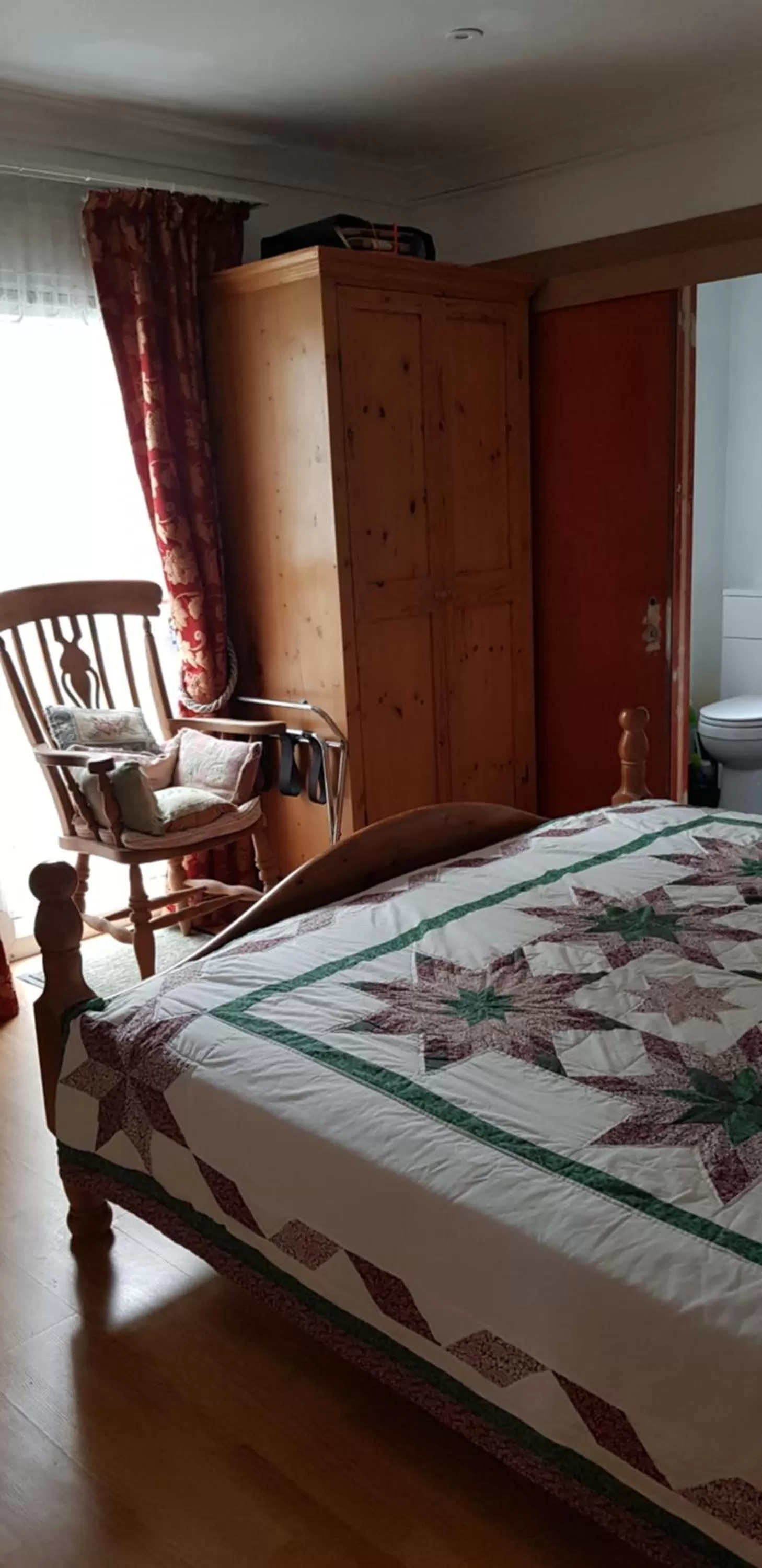 Bedroom in Shiralee bed and breakfast