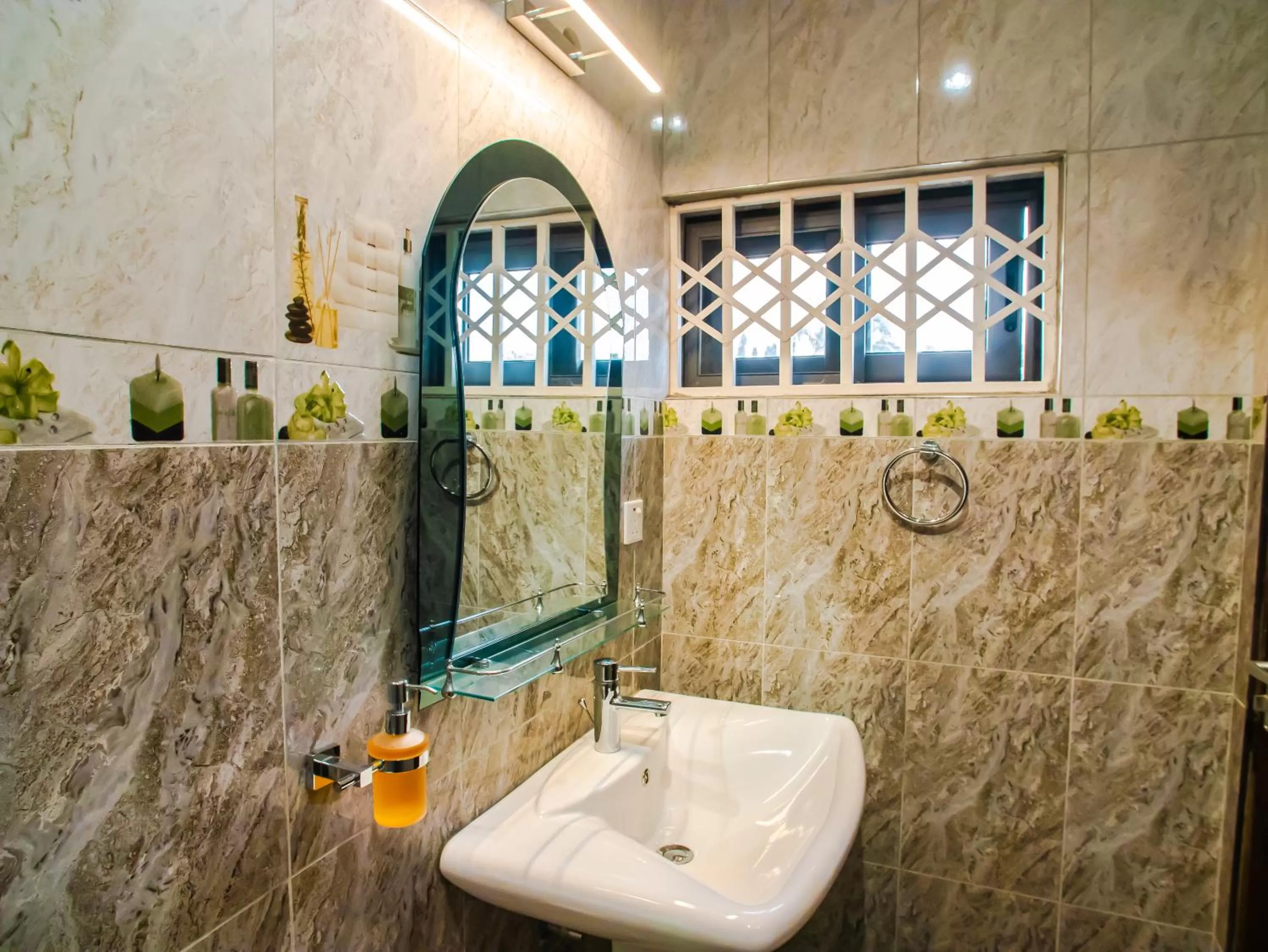 Bathroom in KoKo Palm Inn LTD