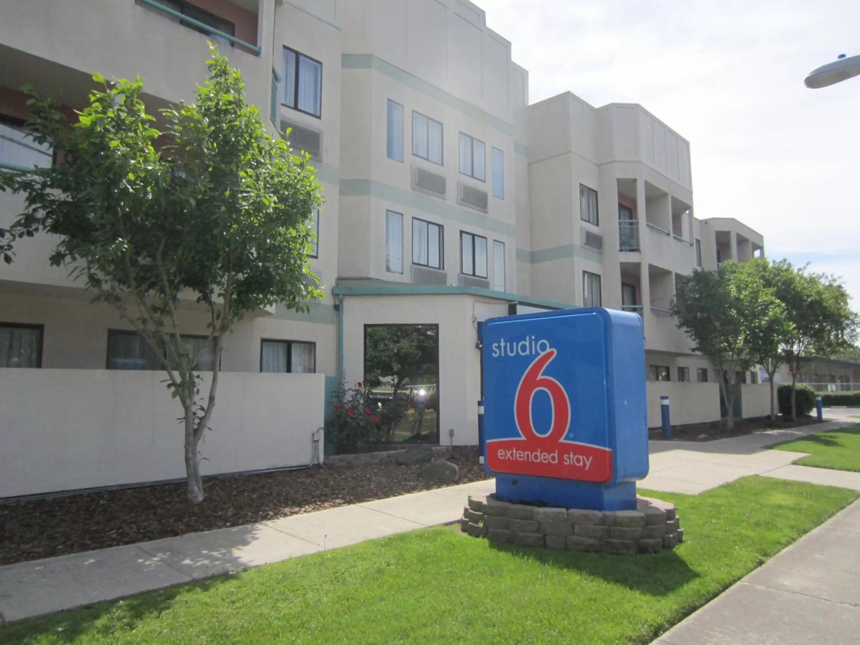 Property building in Studio 6-Concord, CA