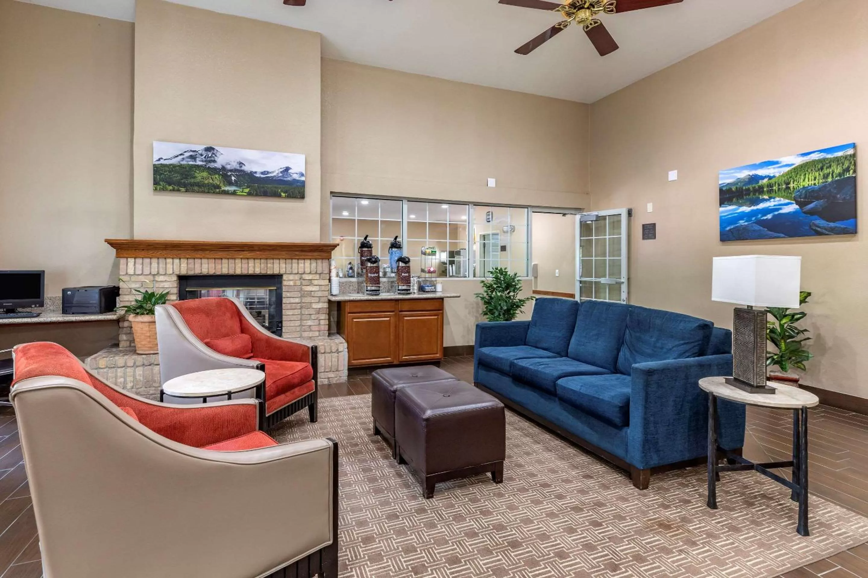 Lobby or reception in Comfort Suites Fort Collins Near University