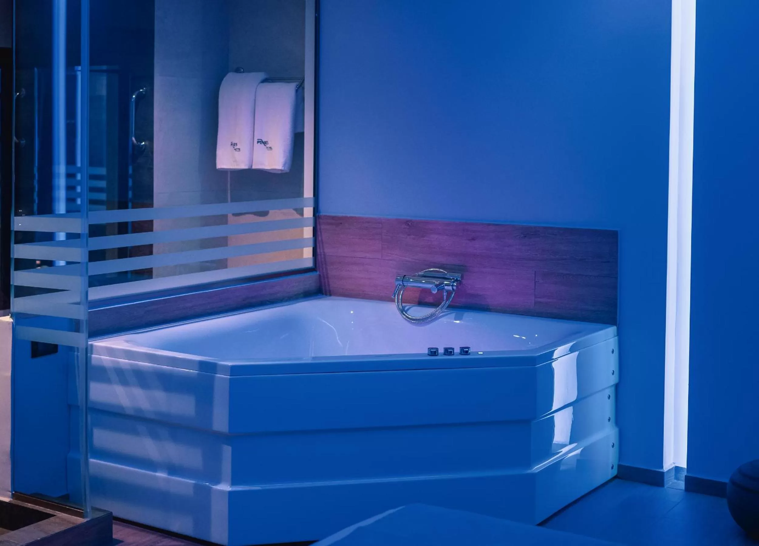 Hot Tub in Pines Hotel