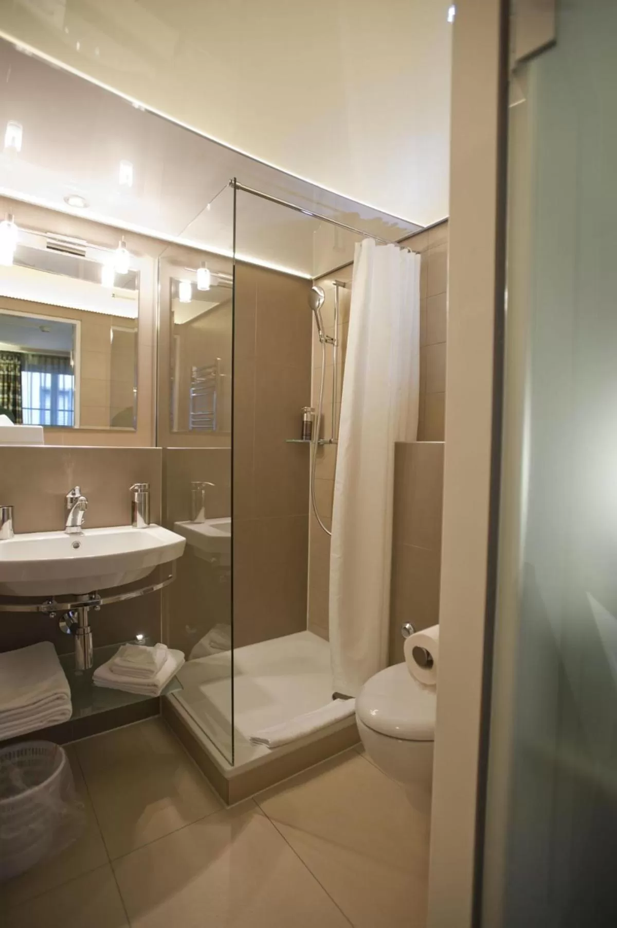 Shower in Hotel Alexander Zurich Old Town