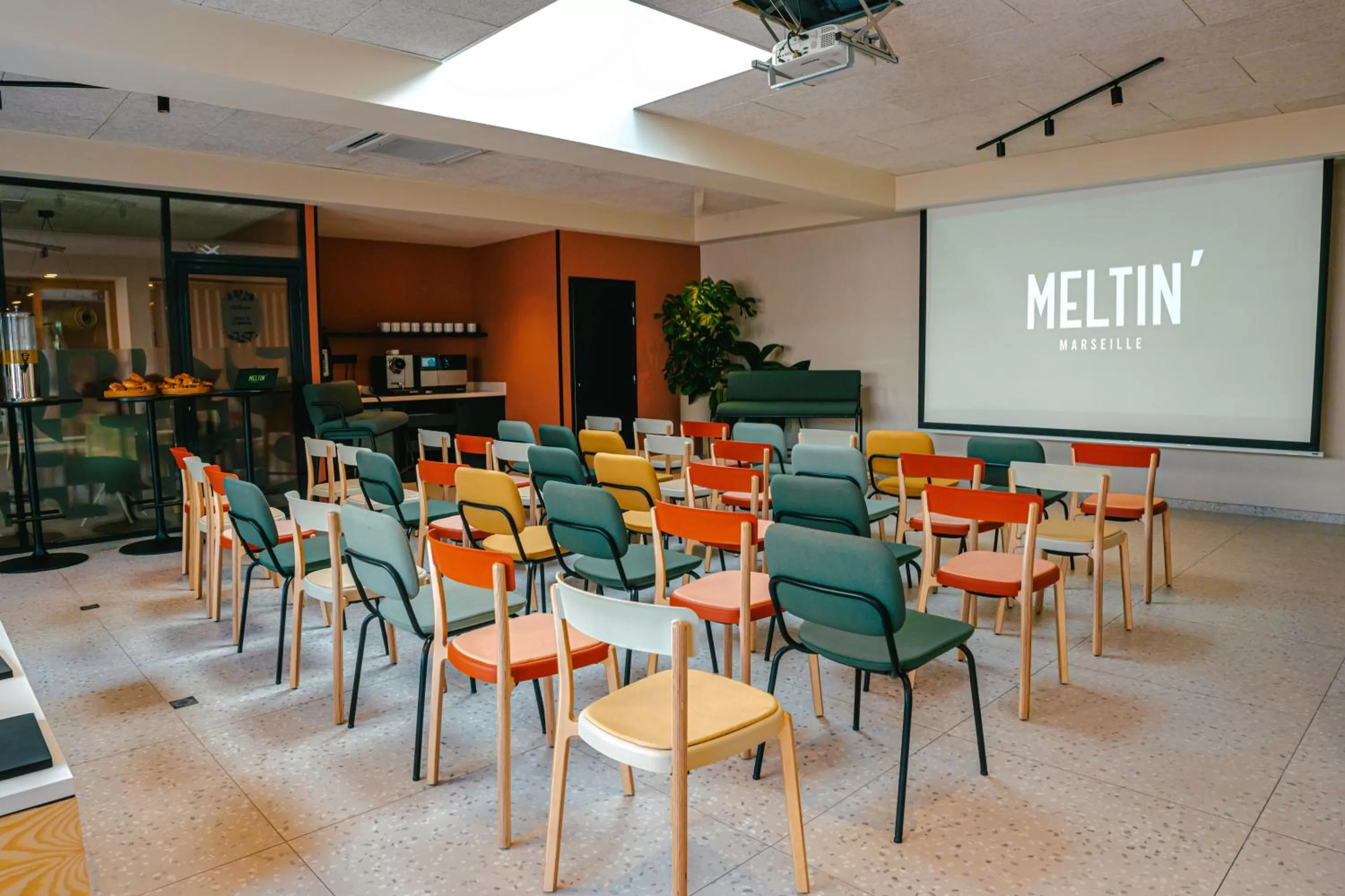 Meeting/conference room in Kyriad Marseille Palais Des Congrès – Vélodrome