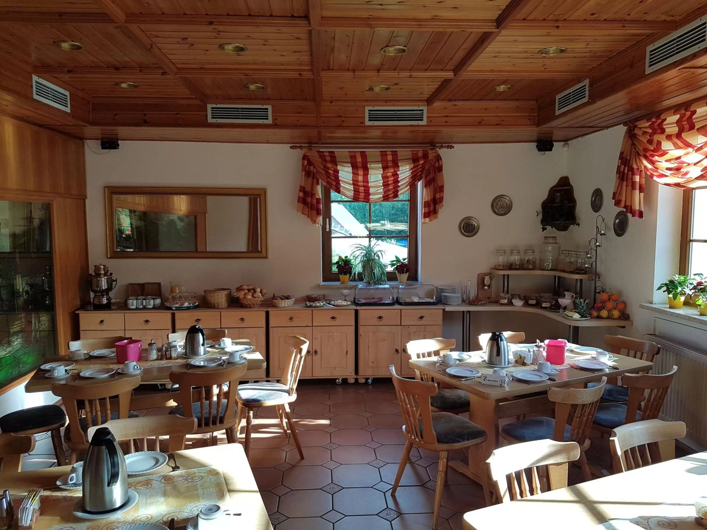 Restaurant/places to eat in Gasthof zum Döhlerwald