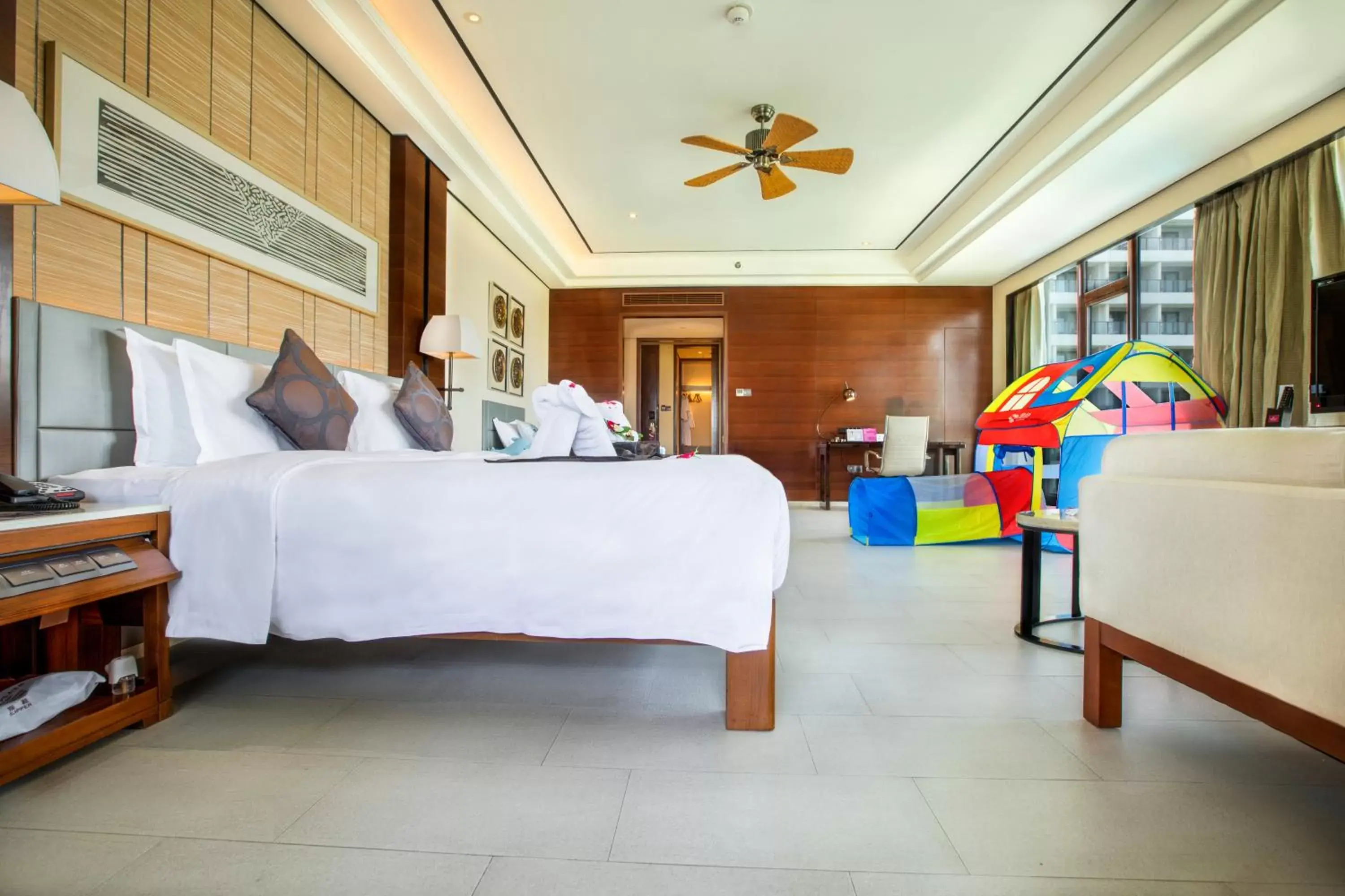 Family Room in Crowne Plaza Sanya City Center by IHG Family Room in Crowne Plaza Sanya City Center by IHG