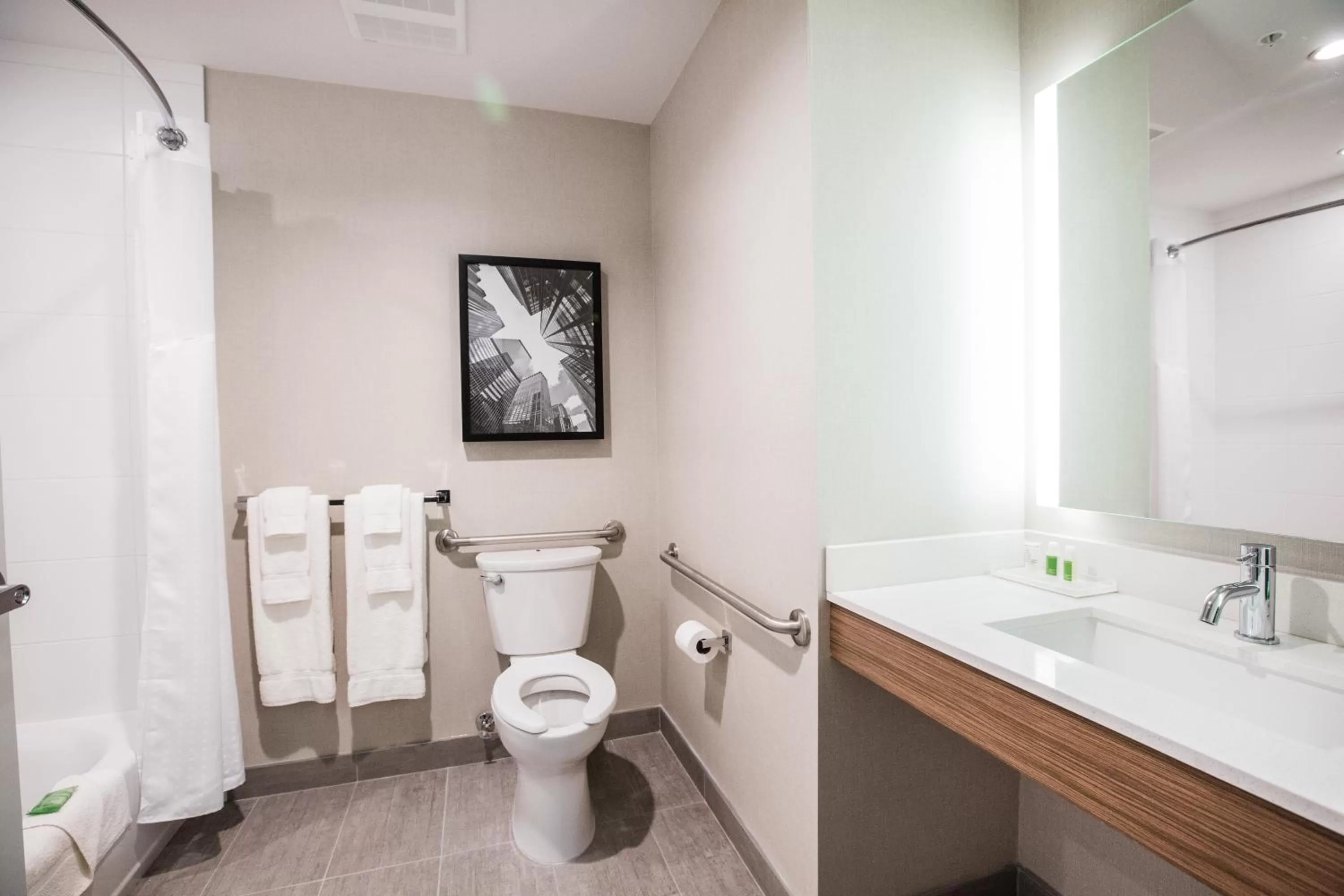 Photo of the whole room in Holiday Inn Hotel & Suites Calgary South - Conference Ctr by IHG