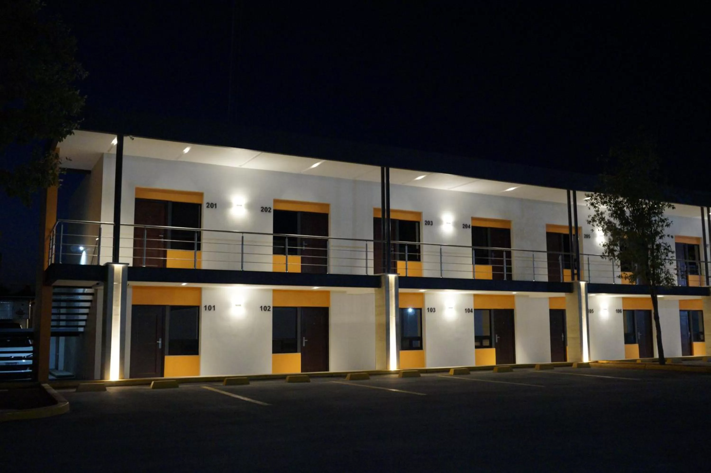 Property Building in Hotel Valle Express