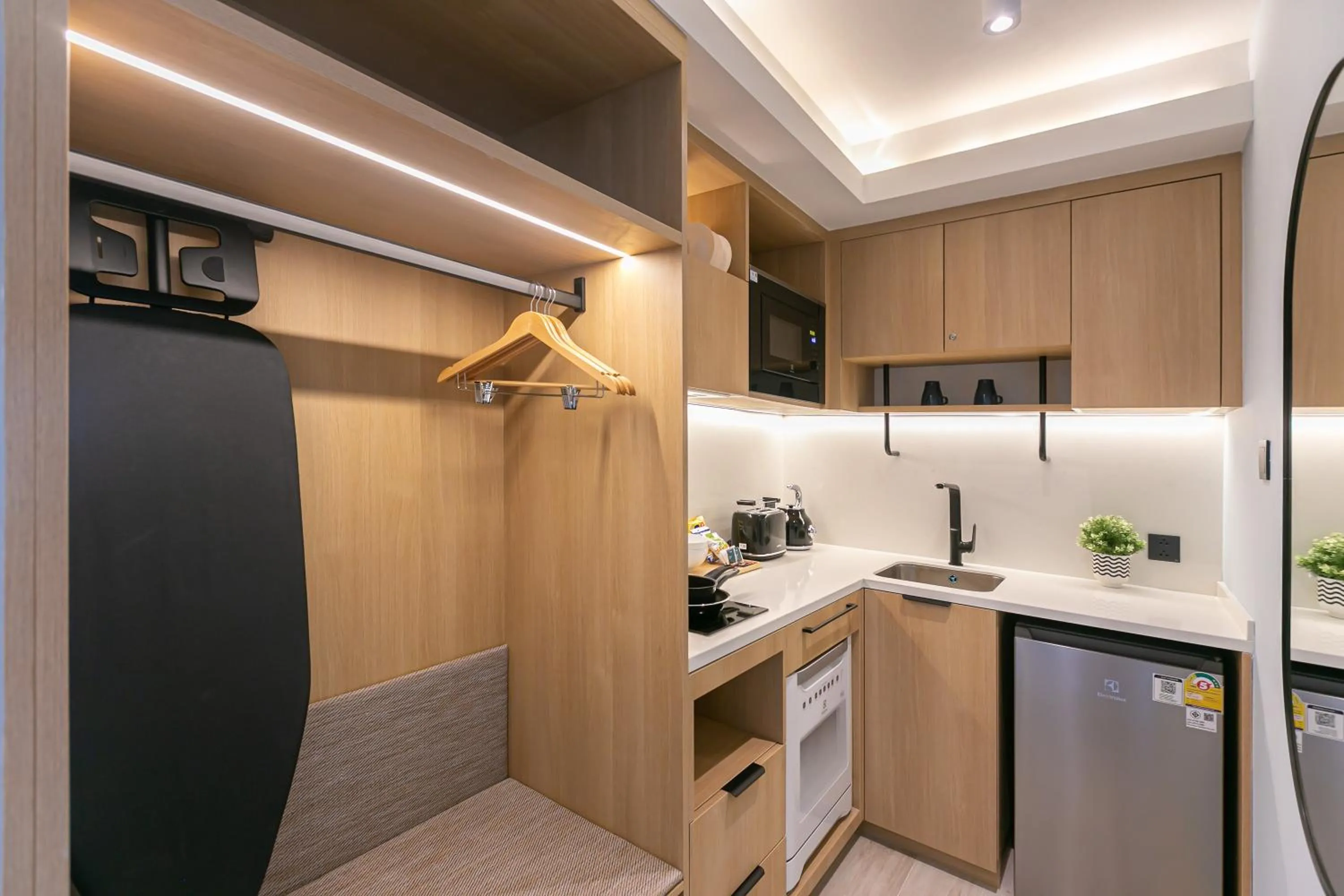 Kitchen or kitchenette in The SACHA Apart-Hotel Thonglor