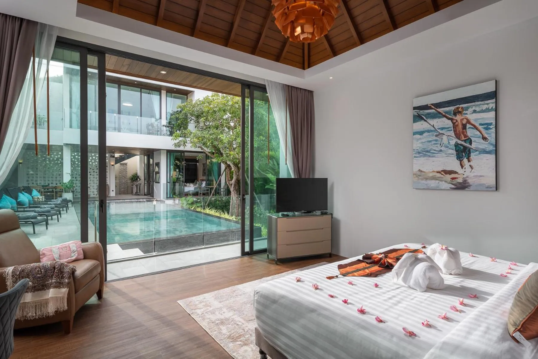 Bed in Inspire Villas Phuket