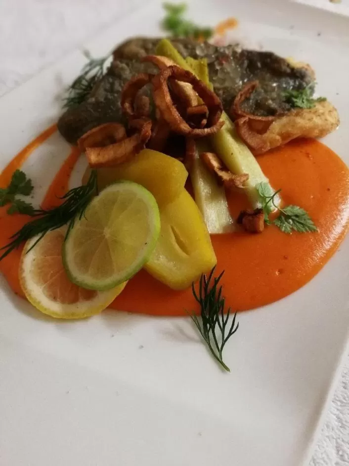 Restaurant/places to eat in Le Cheval Blanc