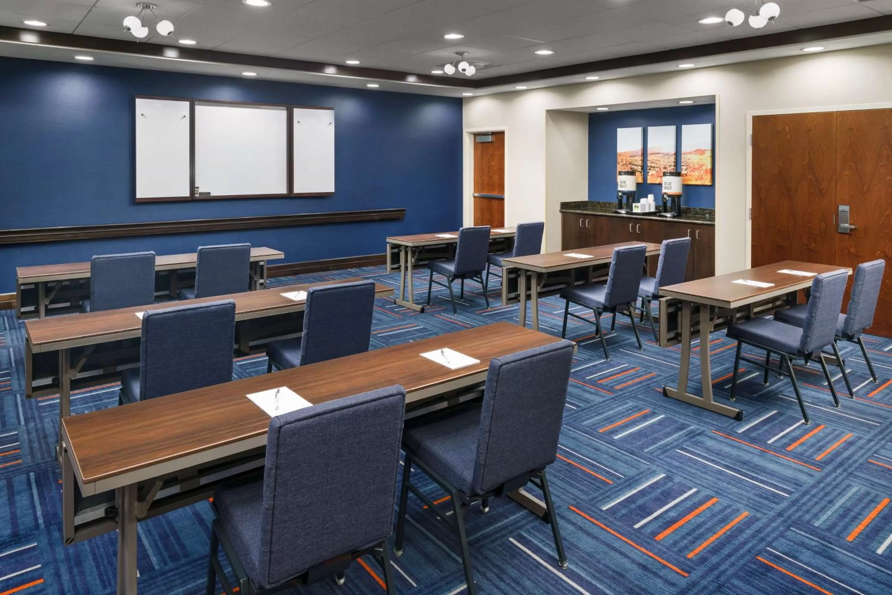 Meeting/conference room in Hampton Inn & Suites Thousand Oaks