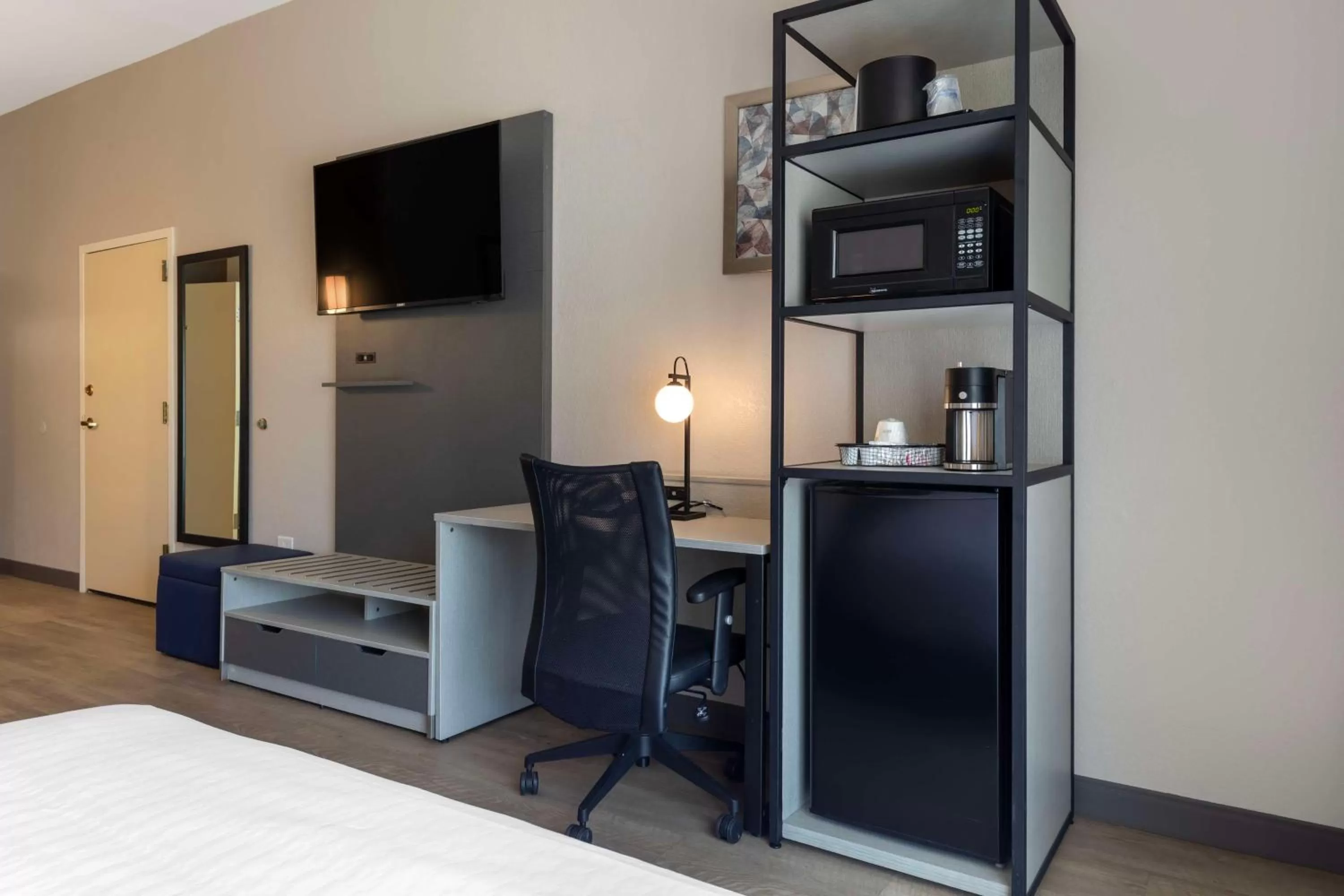 Bedroom, Bed in Best Western Plus Fort Worth North