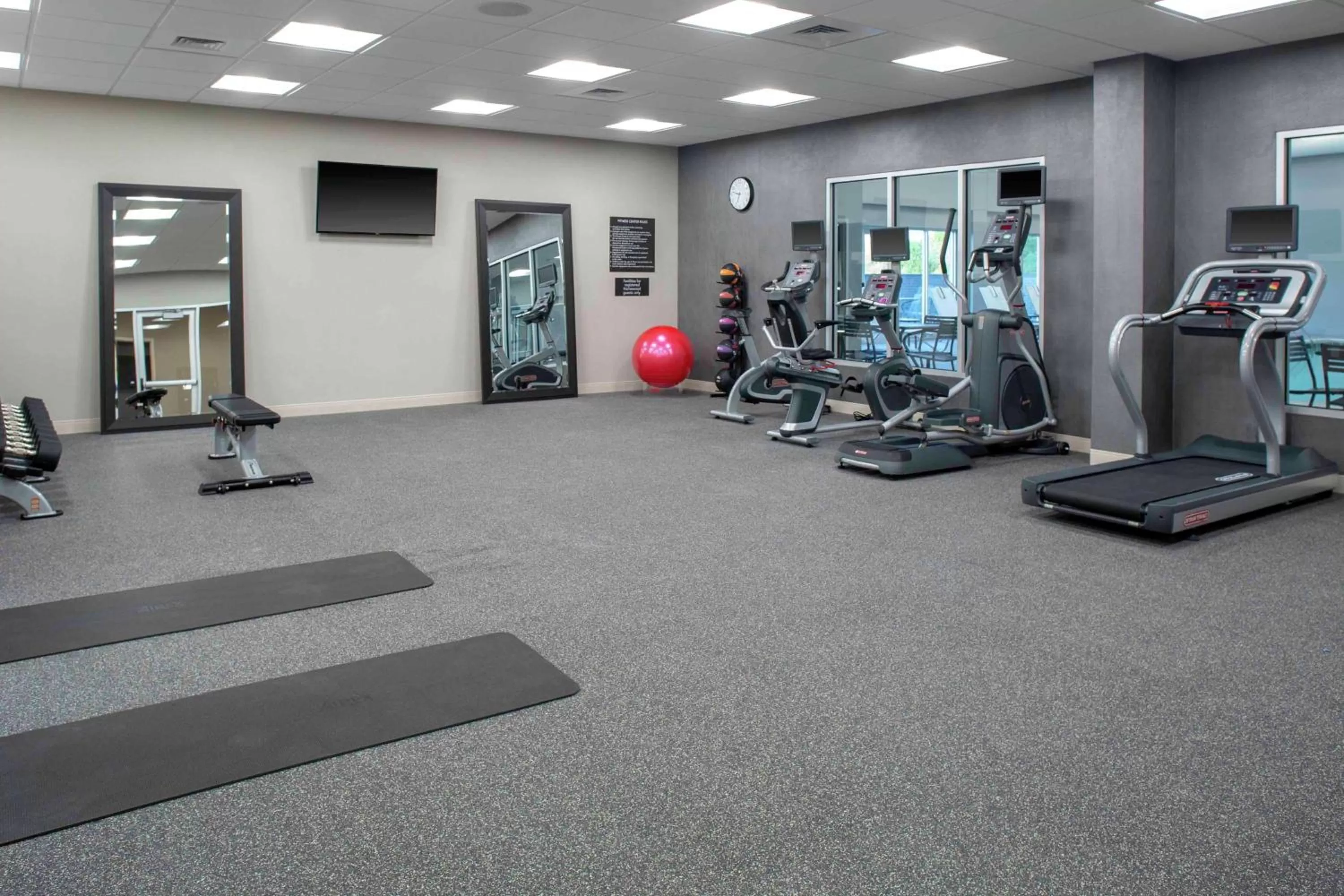 Fitness centre/facilities in Homewood Suites By Hilton Lansing Eastwood