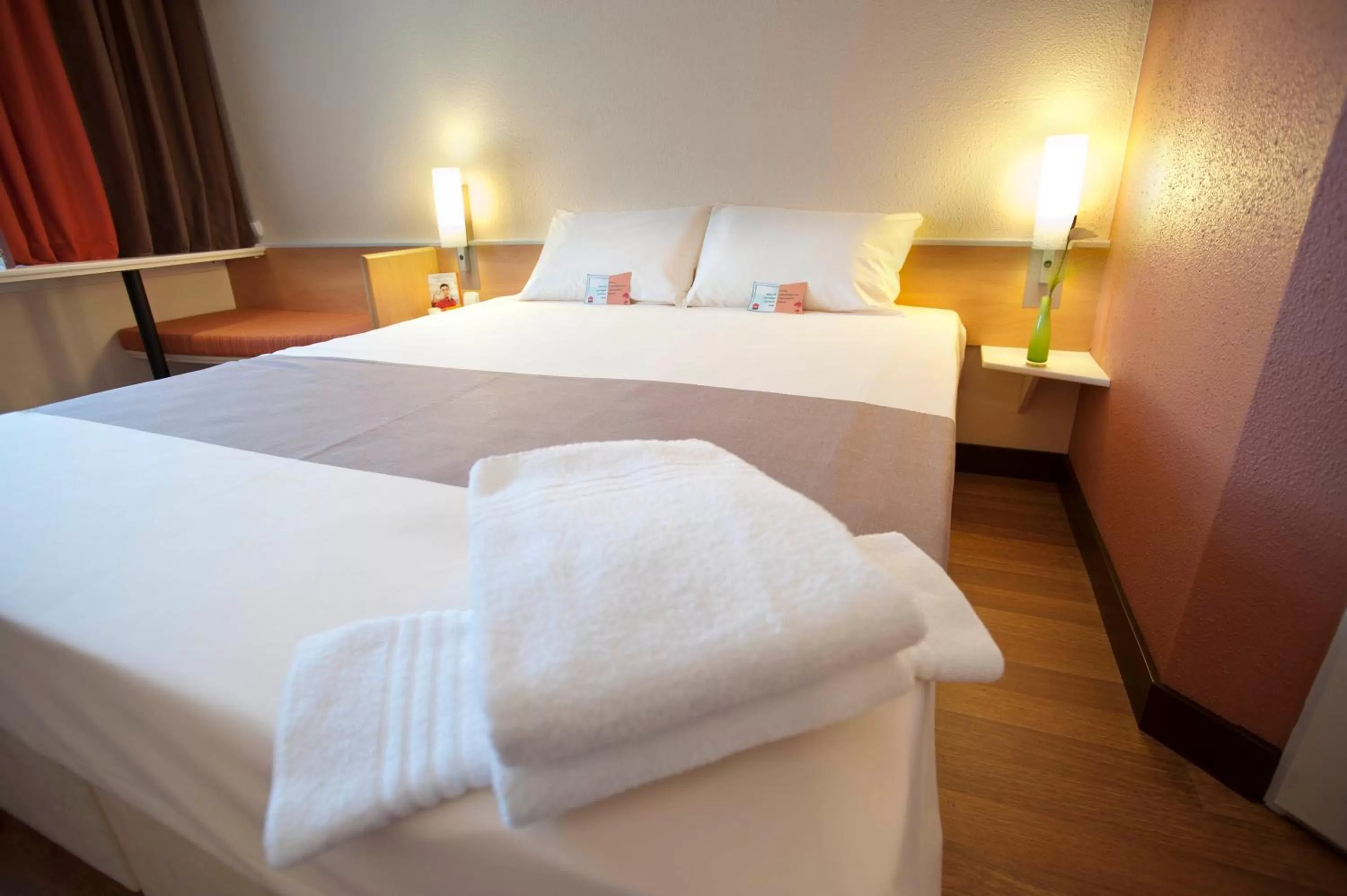 Bed in Ibis Sofia Airport Hotel