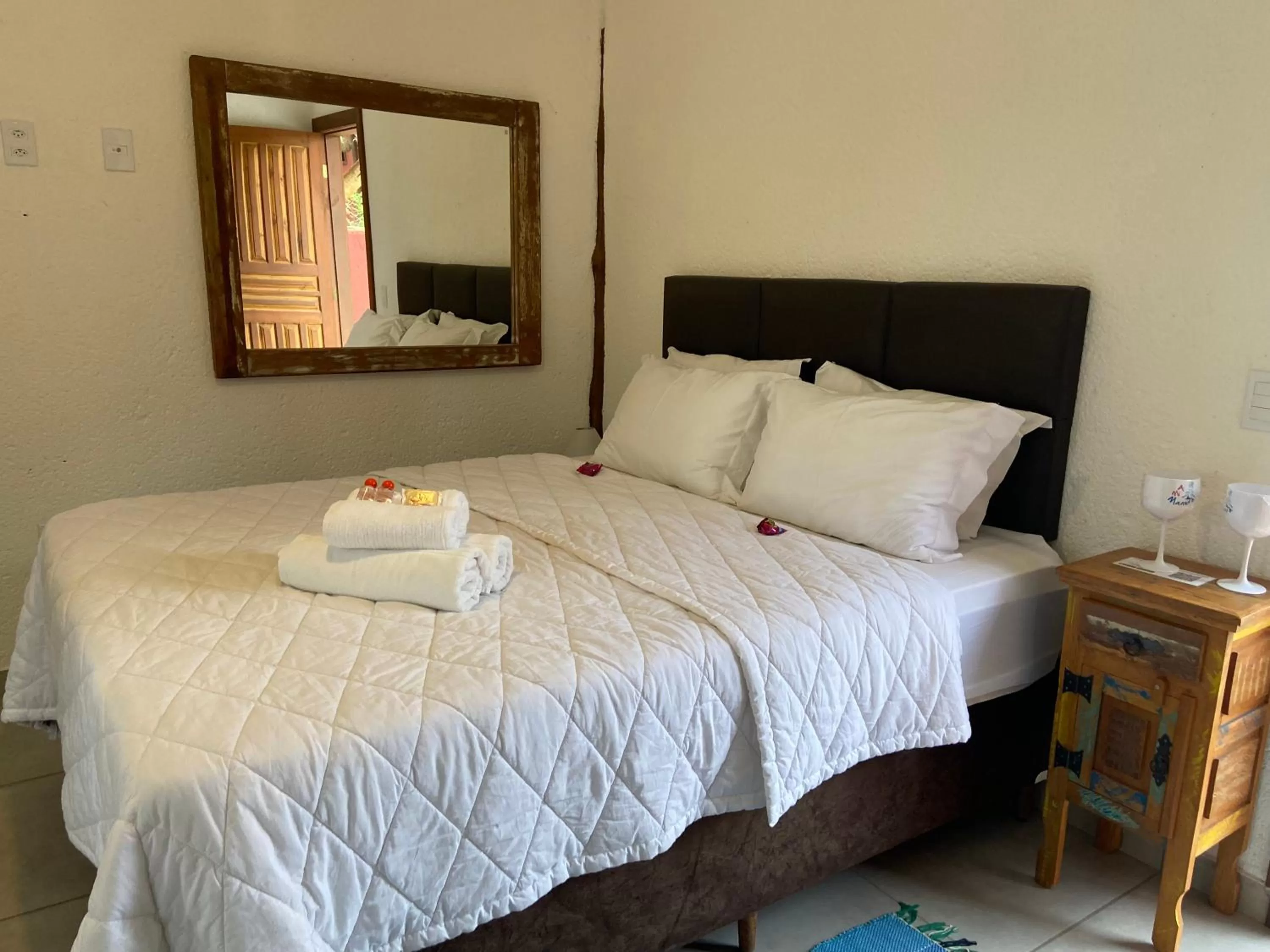 Bed in A Mi Manera Pousada , cerveja própria e Bistrô !