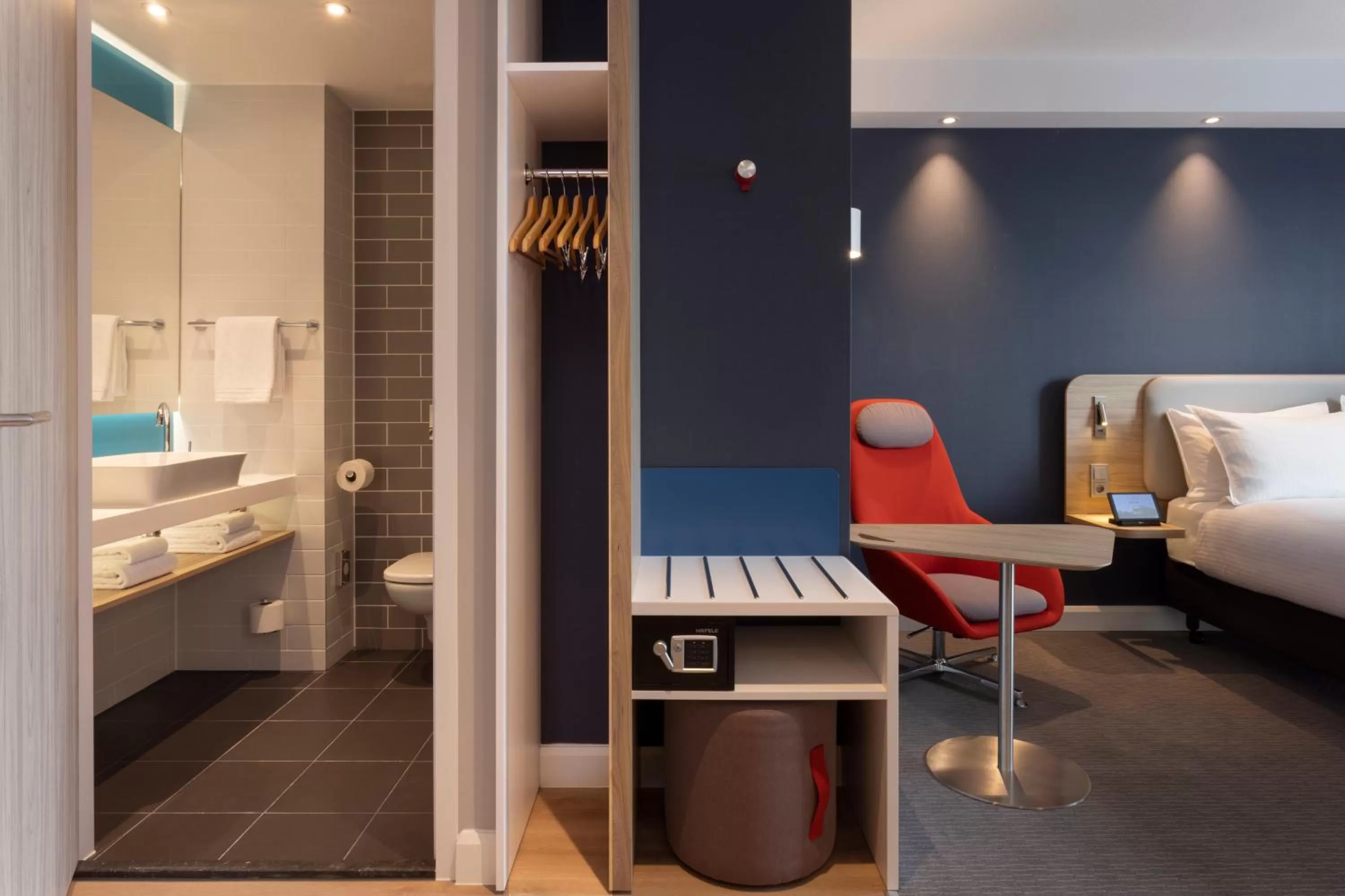 Bedroom, Bed in Holiday Inn Express & Suites - Deventer by IHG