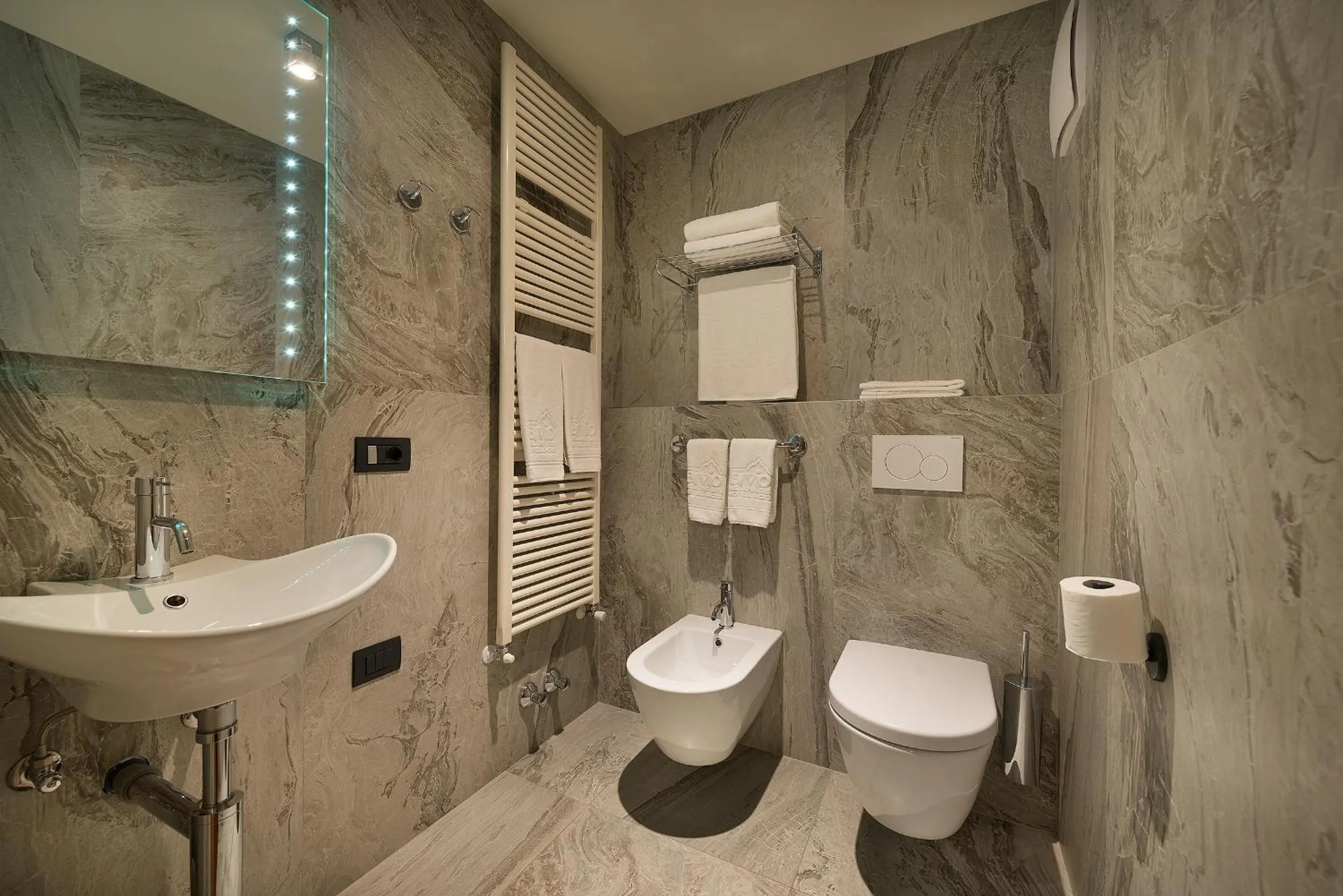 Bathroom in Bivio Hotel Plaza