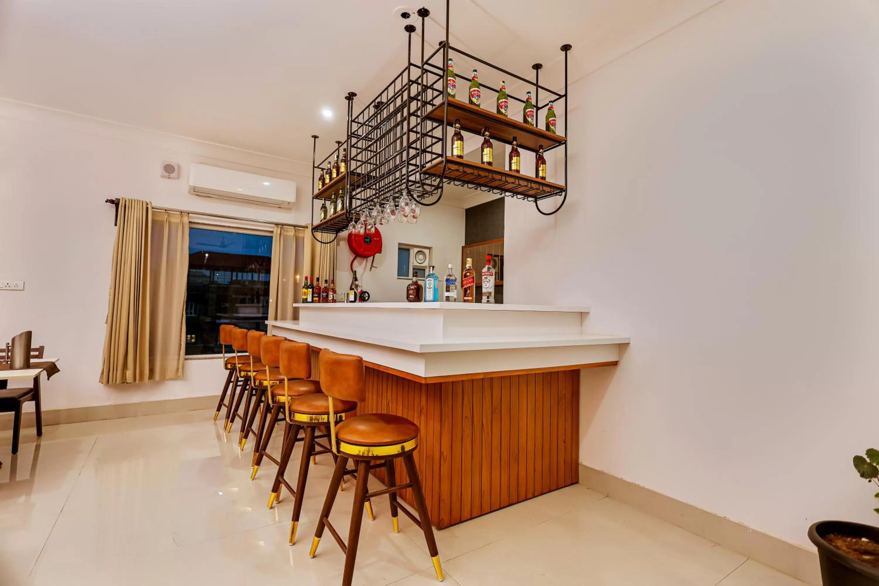 Lounge or bar in Revaas Lake View Boutique Stay